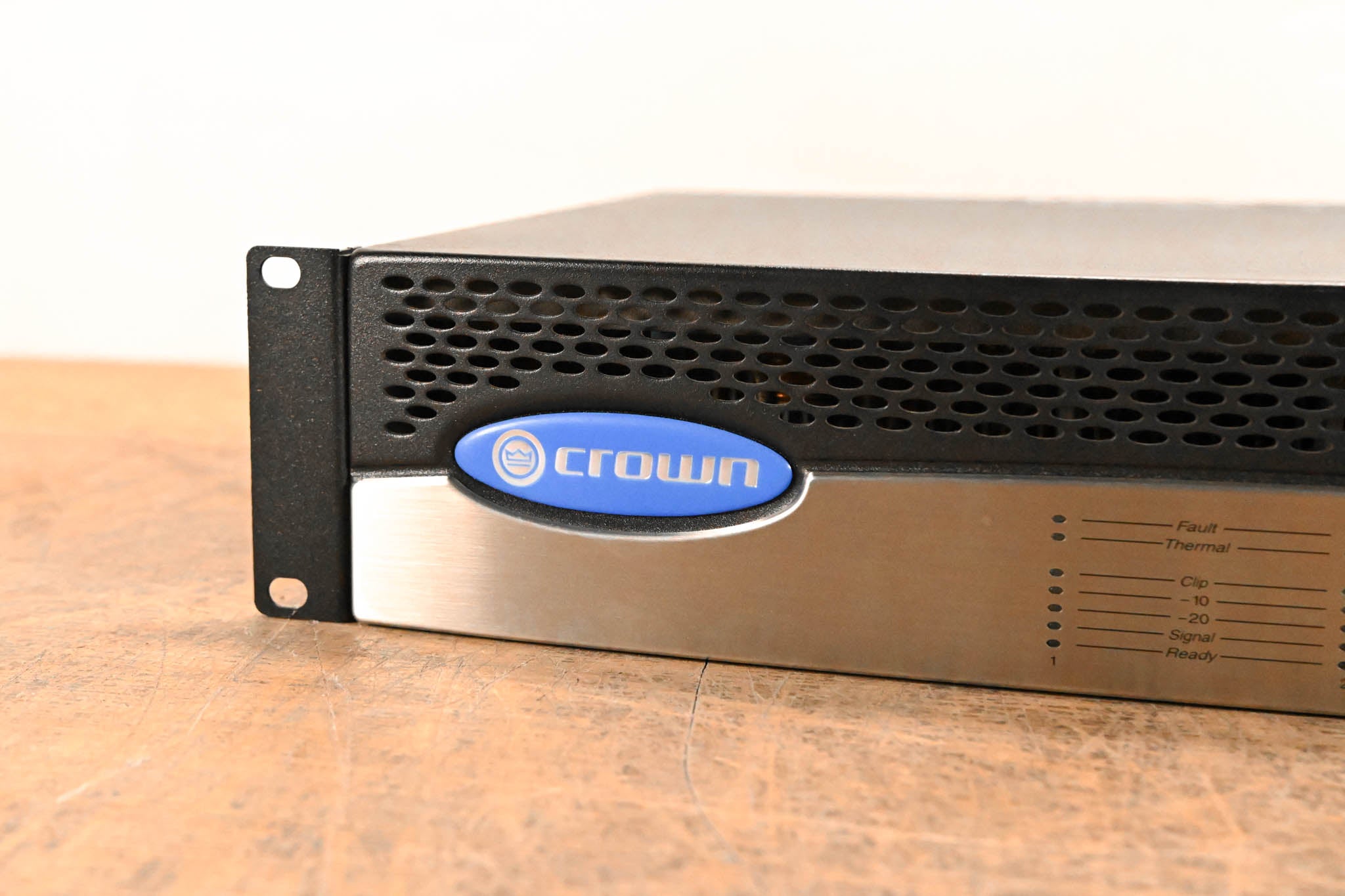 Crown CTs 600 Two-Channel 300W Power Amplifier