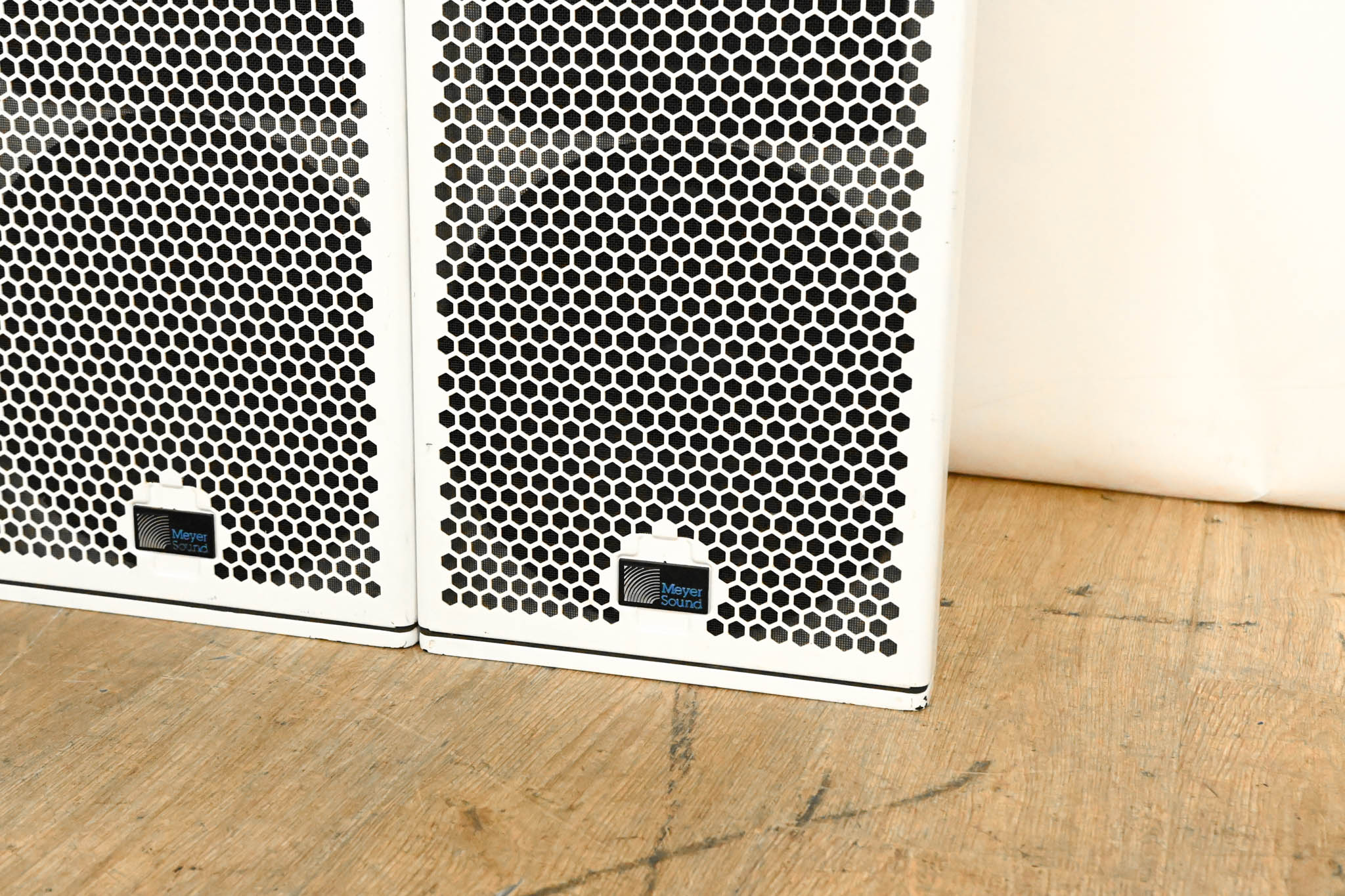 Meyer Sound UPJ-1P Compact VariO Loudspeaker (PAIR)
