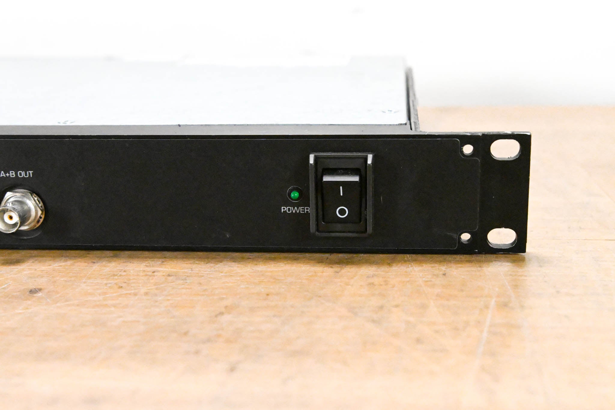 Shure PA821SWB PSM Antenna Combiner - 470-952 MHz