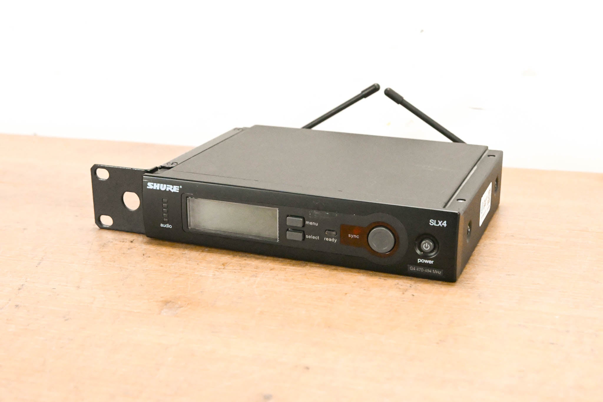 Shure SLX4 Wireless Receiver - G4 Band: 470-494 MHz (NO POWER SUPPLY)