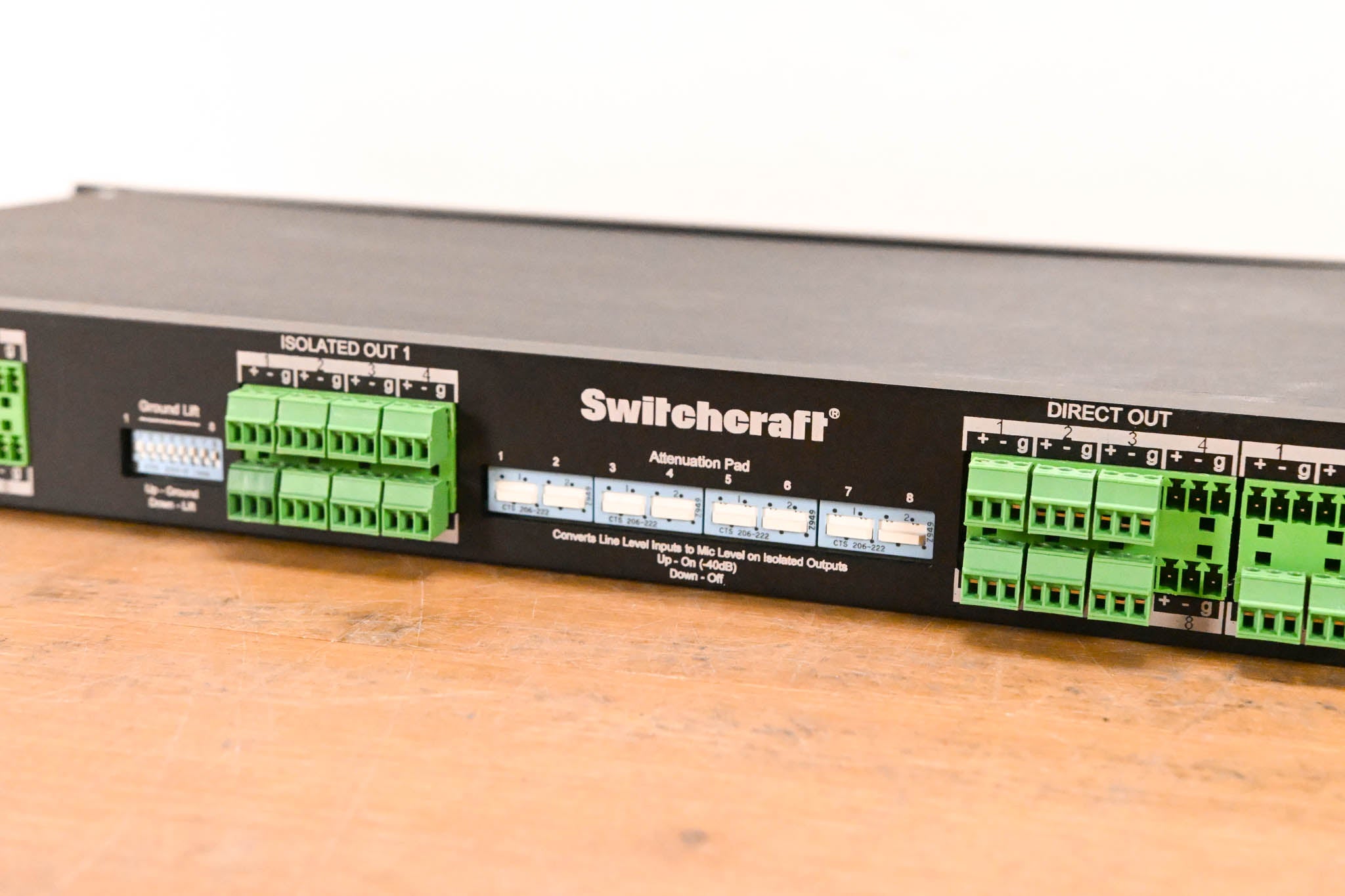 Switchcraft RMAS8C 8-Channel 3-Way Rackmount Mic Splitter with Rear I/O