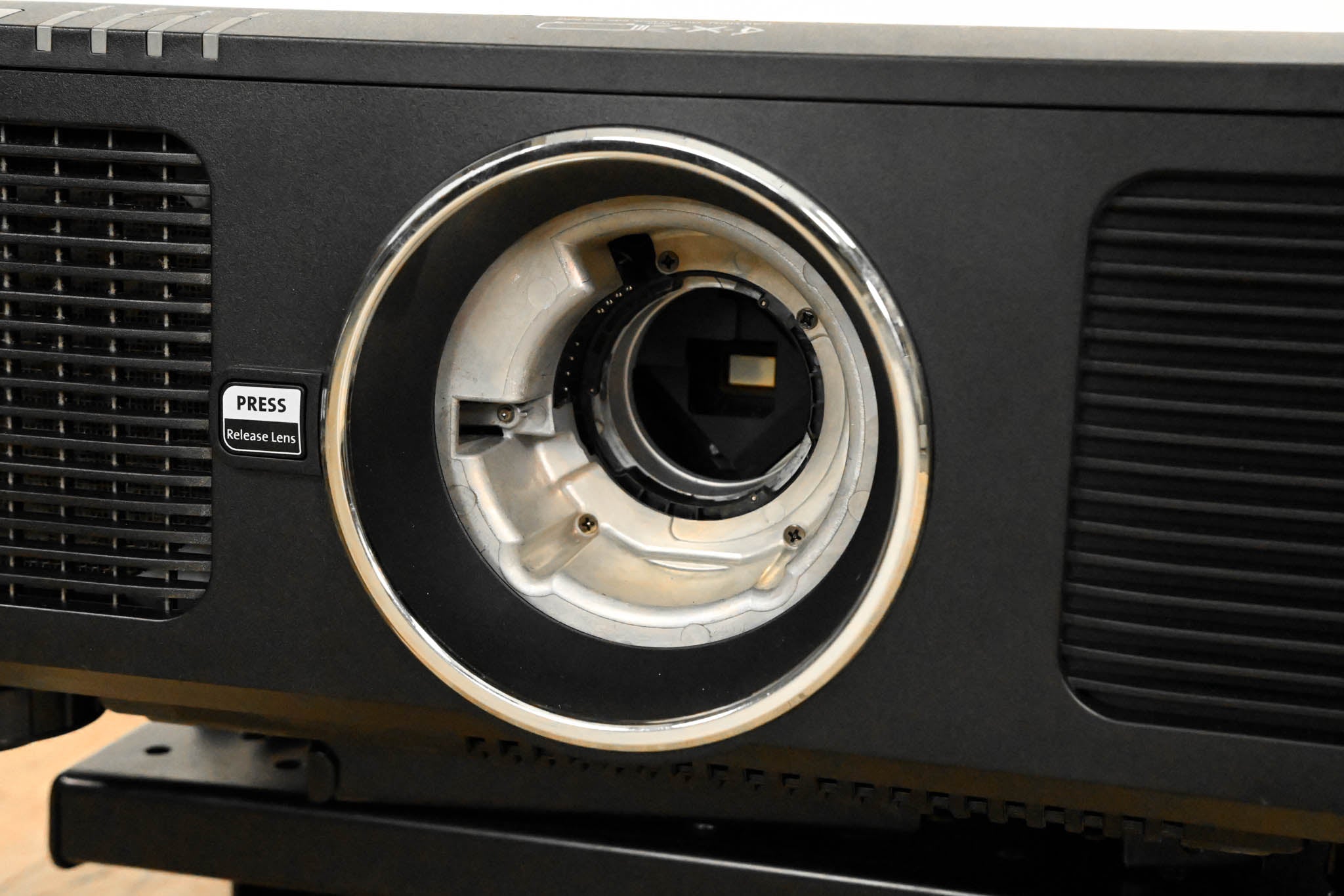 Vivitek DU8190Z-BK 10,000-Lumen WUXGA Large Venue DLP Projector