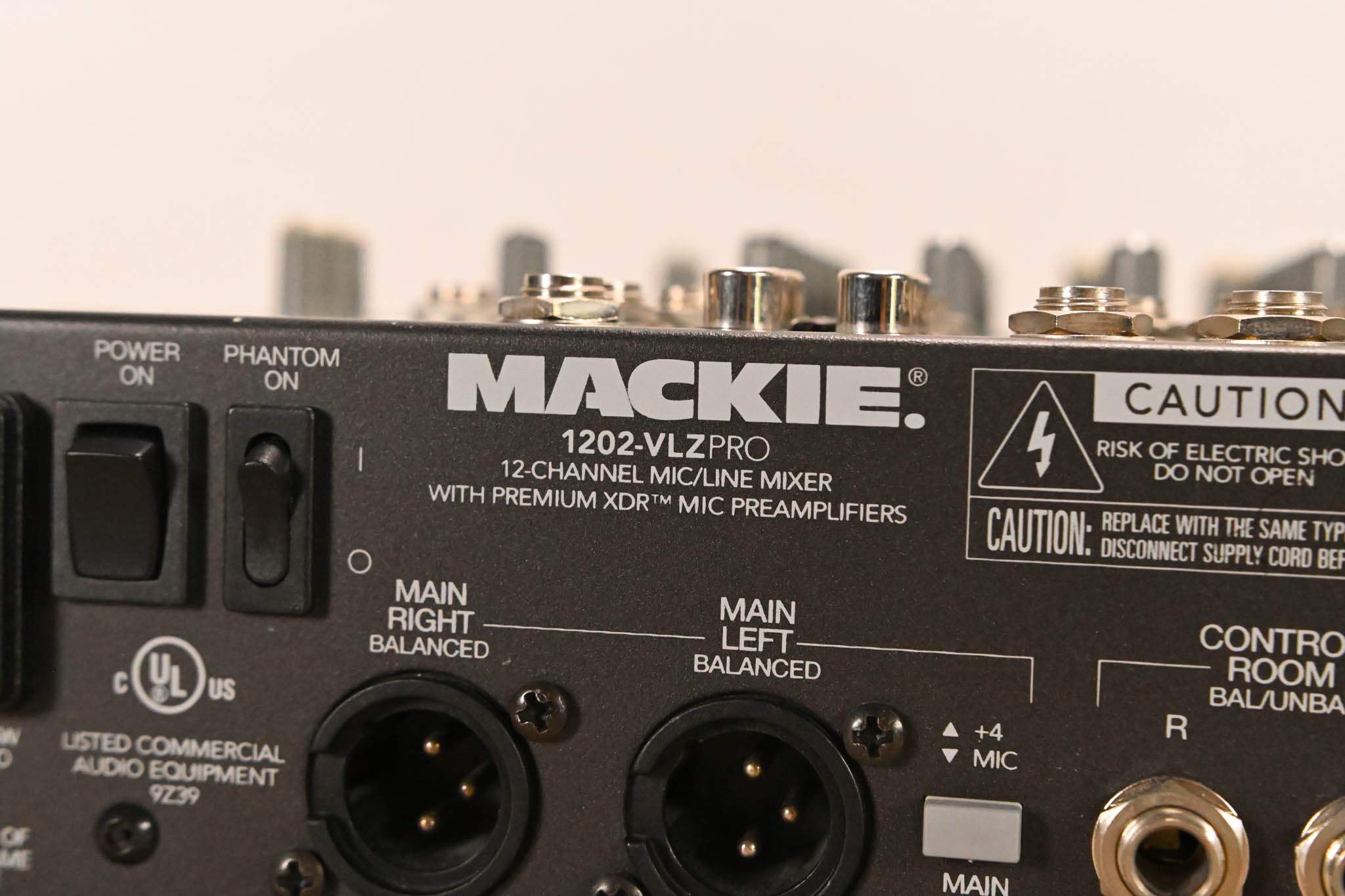 Mackie 1202-VLZ PRO 12-Channel Mic/Line Mixer