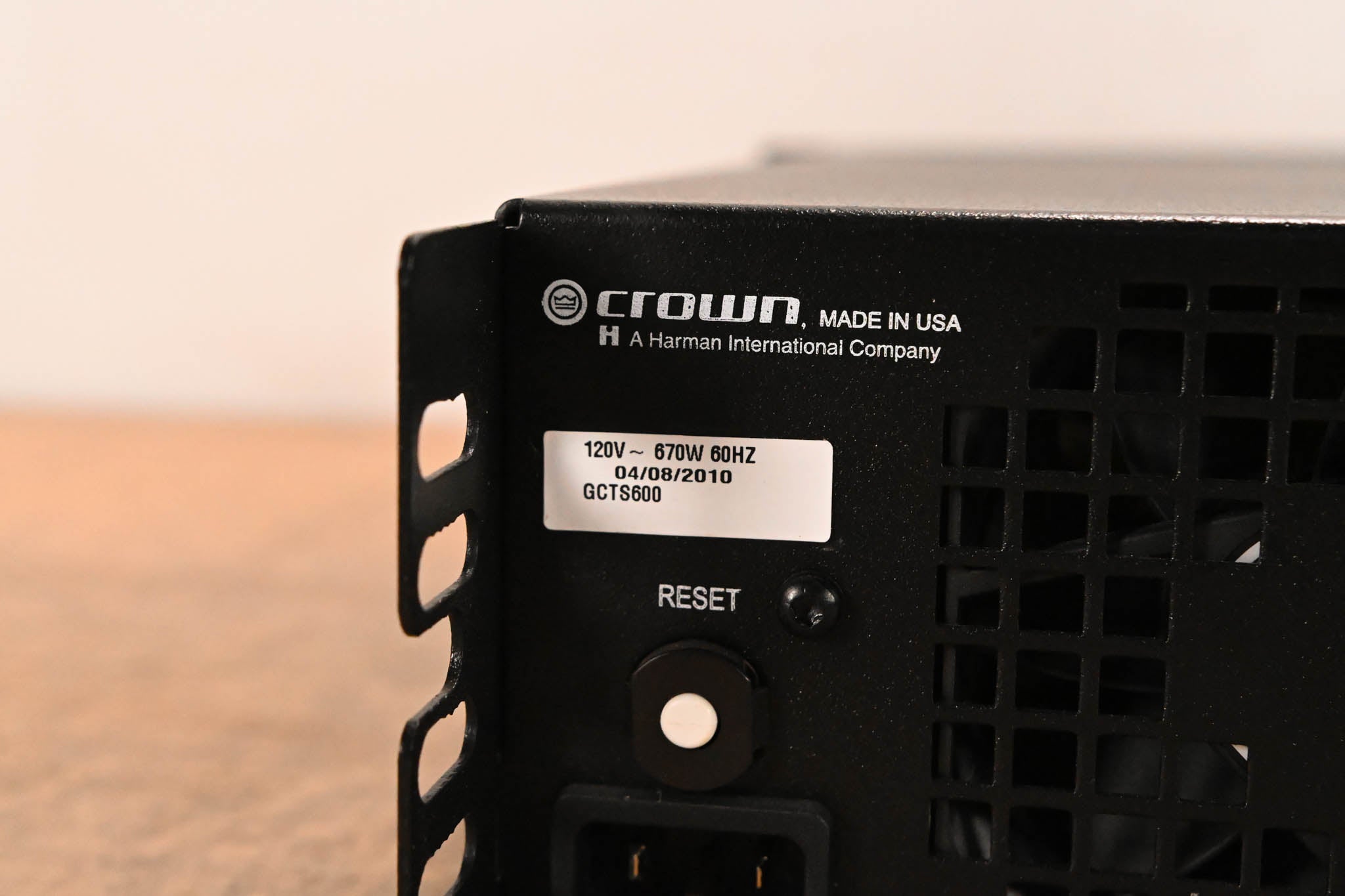 Crown CTs 600 Two-Channel 300W Power Amplifier