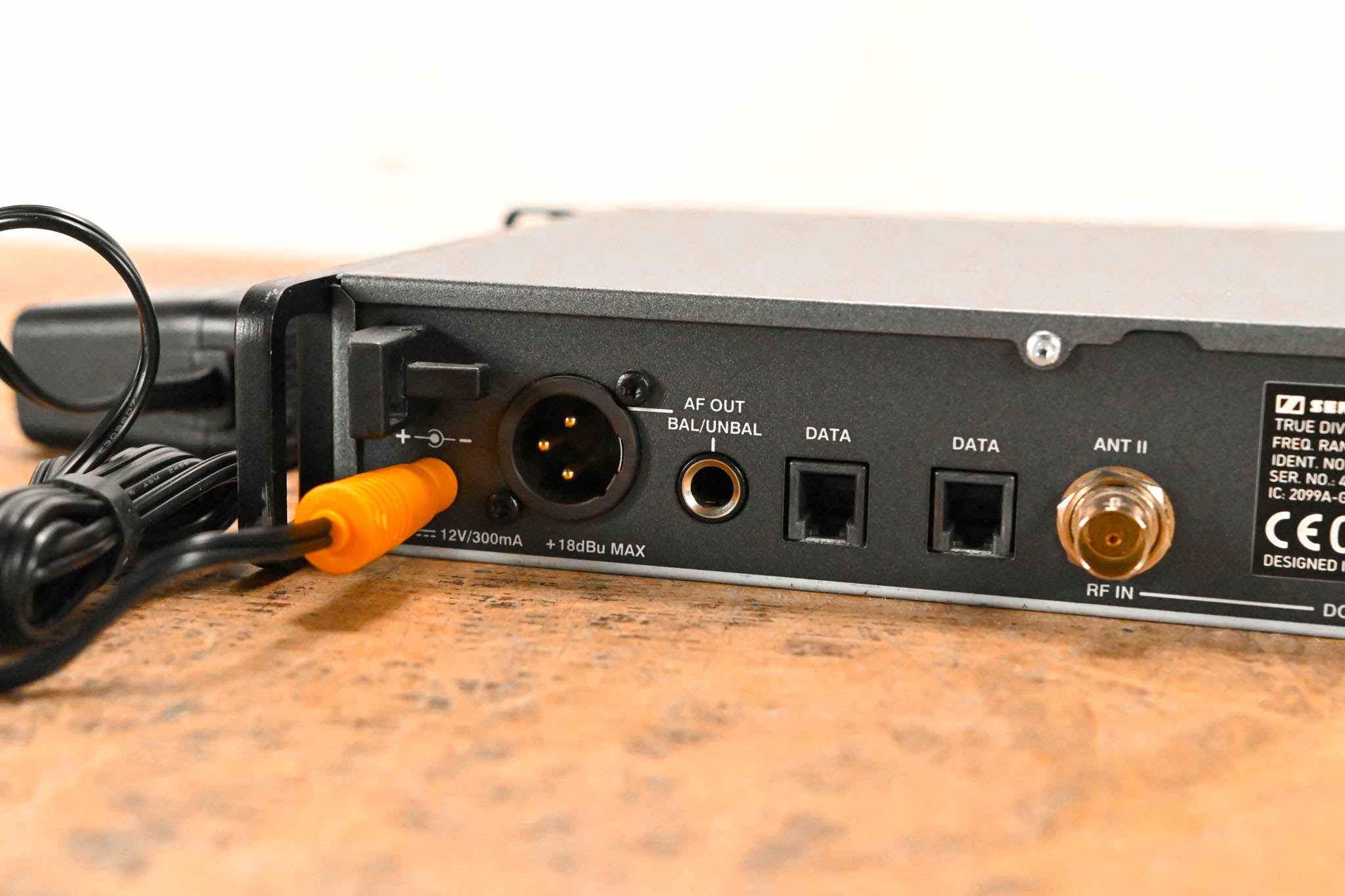 Sennheiser EM 100 G3 Wireless Receiver - A Range: 516-558 MHz