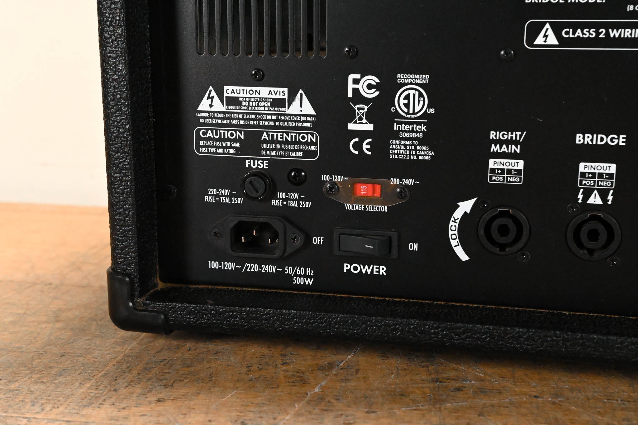 Harbinger LP9800 LVL Series Powered Mixer