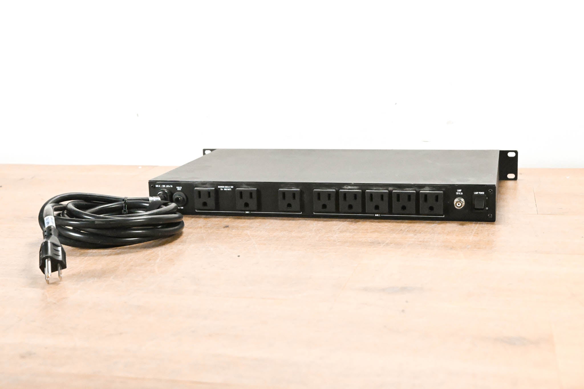 Furman PL-PLUS DMC Power Conditioner with Voltmeter/Ammeter