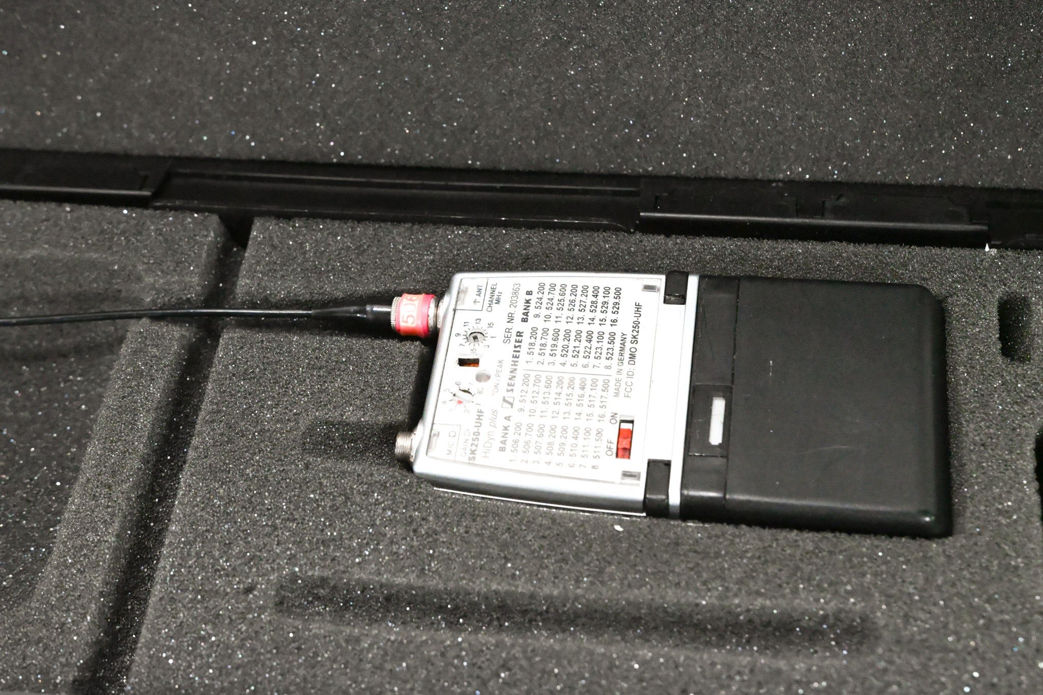Sennheiser EM 3032-U Mikroport Receiver w/ SK250 Bodypacks 506-530 MHz