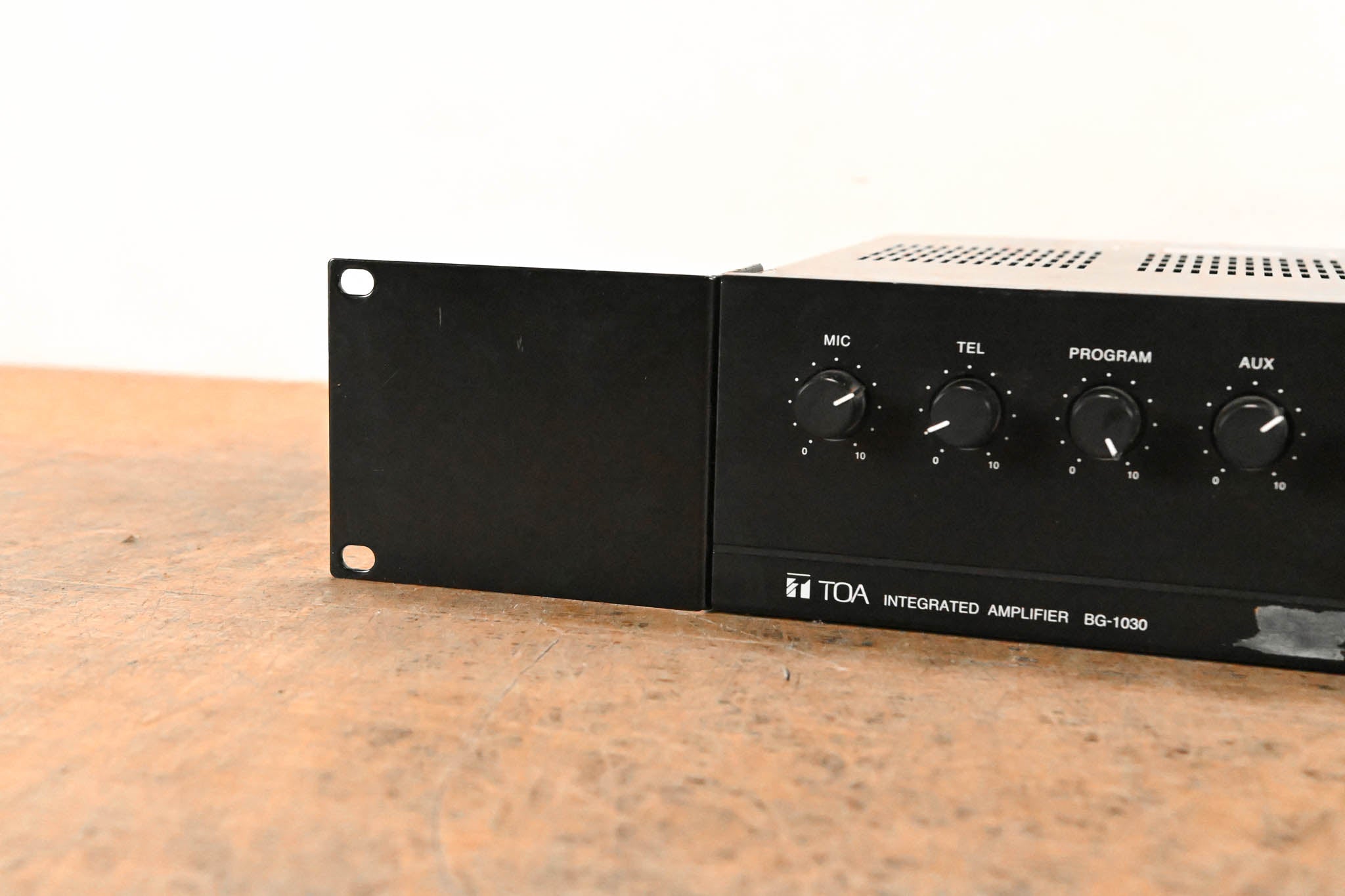TOA BG-1030 5-Channel Mixer/Amplifer