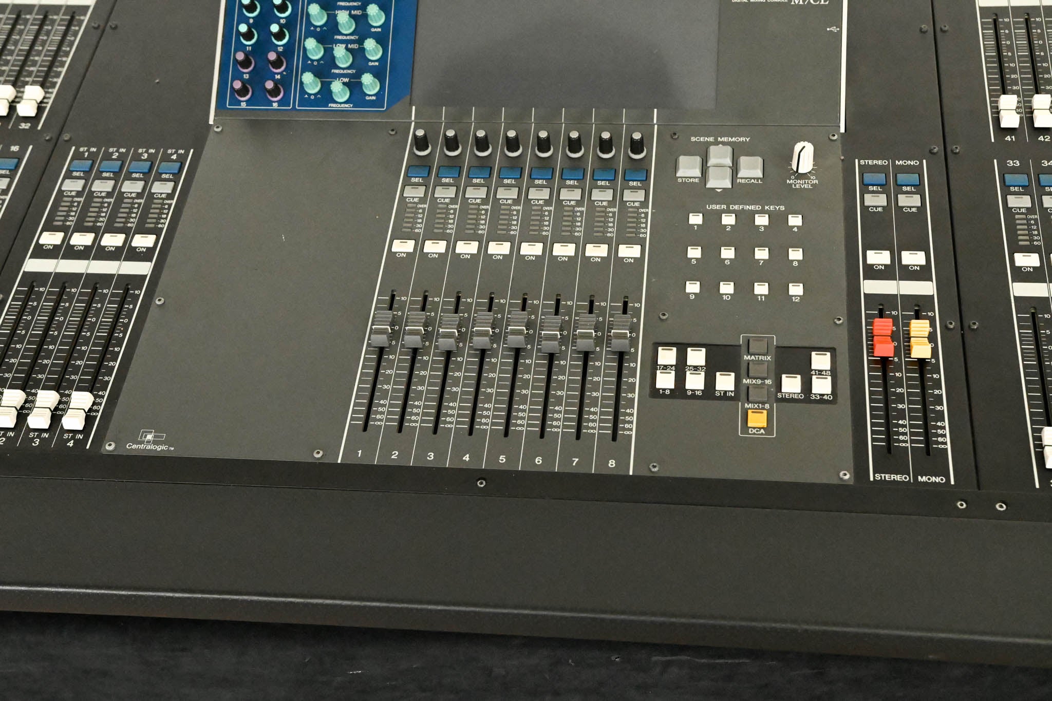 Yamaha M7CL-48 48-Channel Digital Audio Mixing Console CG01PR7