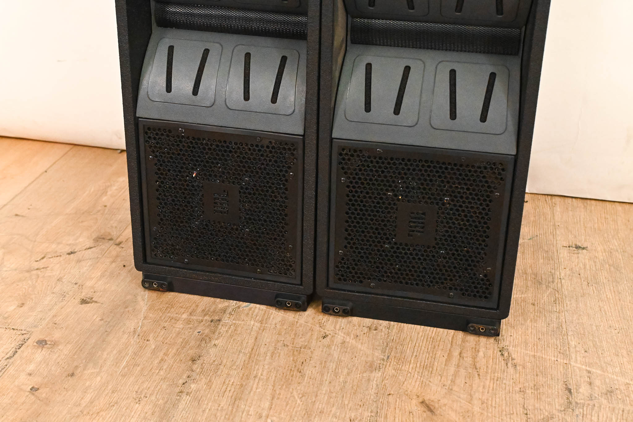 JBL VT4886 Dual 6.5" Passive Compact Line Array Loudspeakers (PAIR)