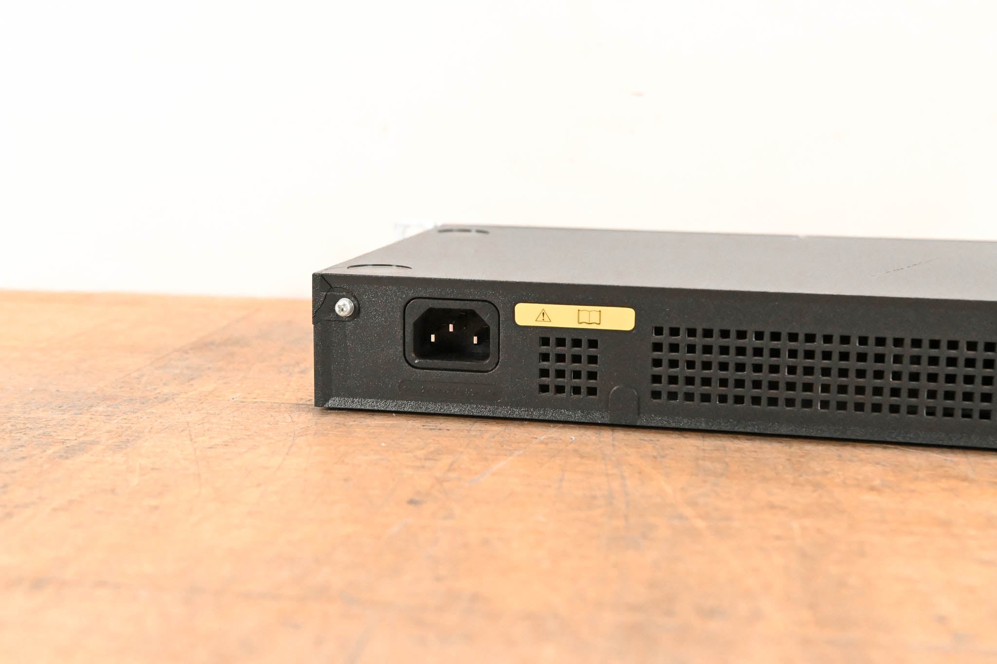 3COM 3C16470B Baseline Switch 2016 16-Port 10/100 Mbps Network Switch