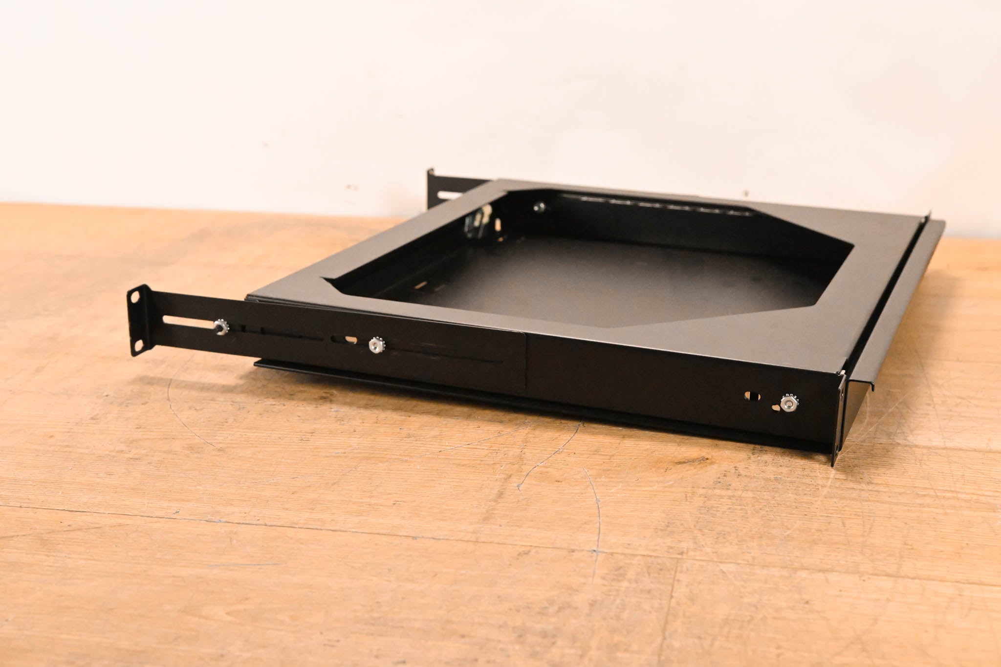 Gator Rackworks GRW-SHELF1SLD 1U Sliding Shelf, 13.8″ Deep