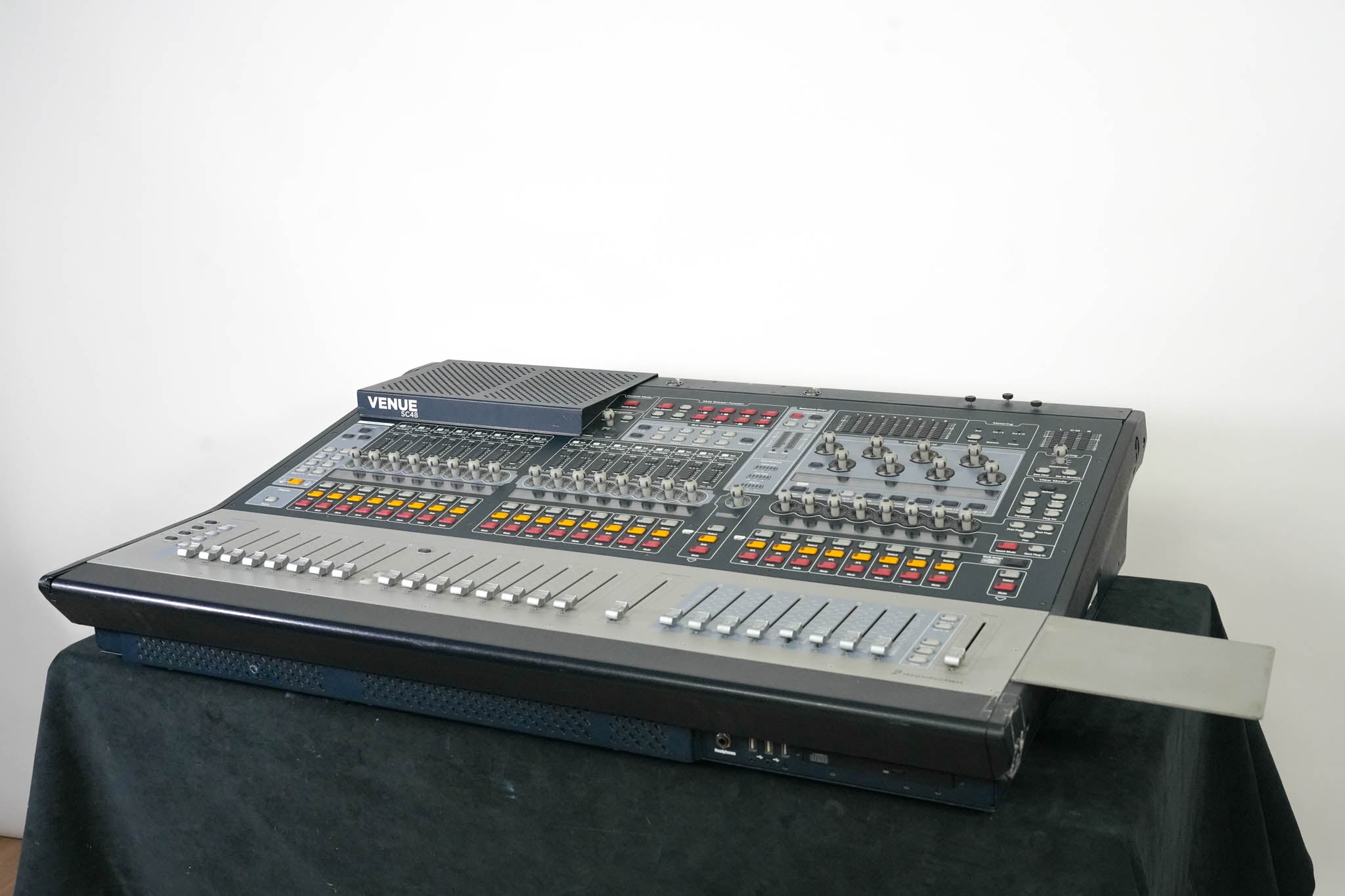 Digidesign VENUE SC48 Digital Audio Mixing Console