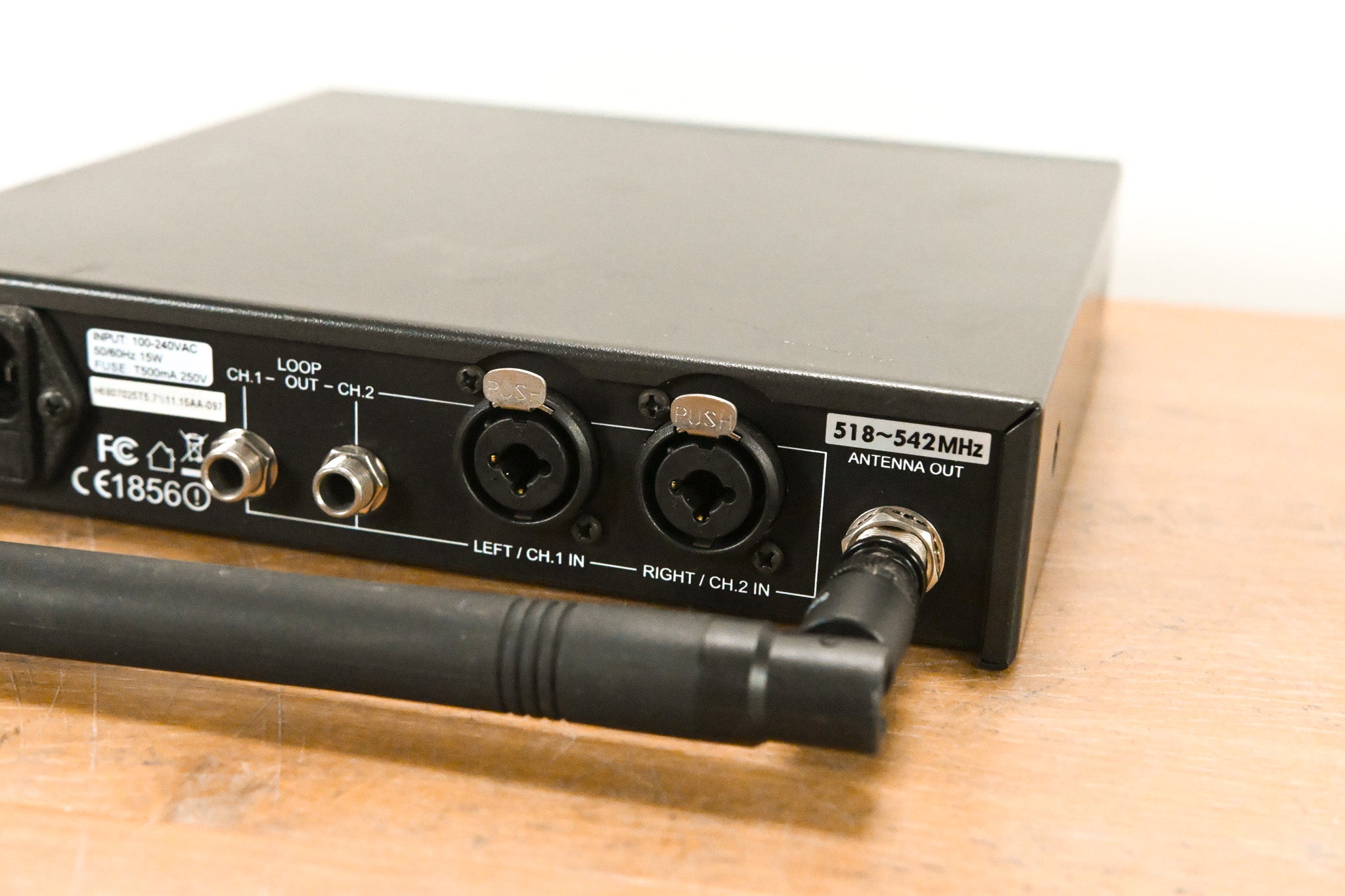 Carvin EM900 Wireless IEM System with EM901 Bodypack - 518-542 MHz