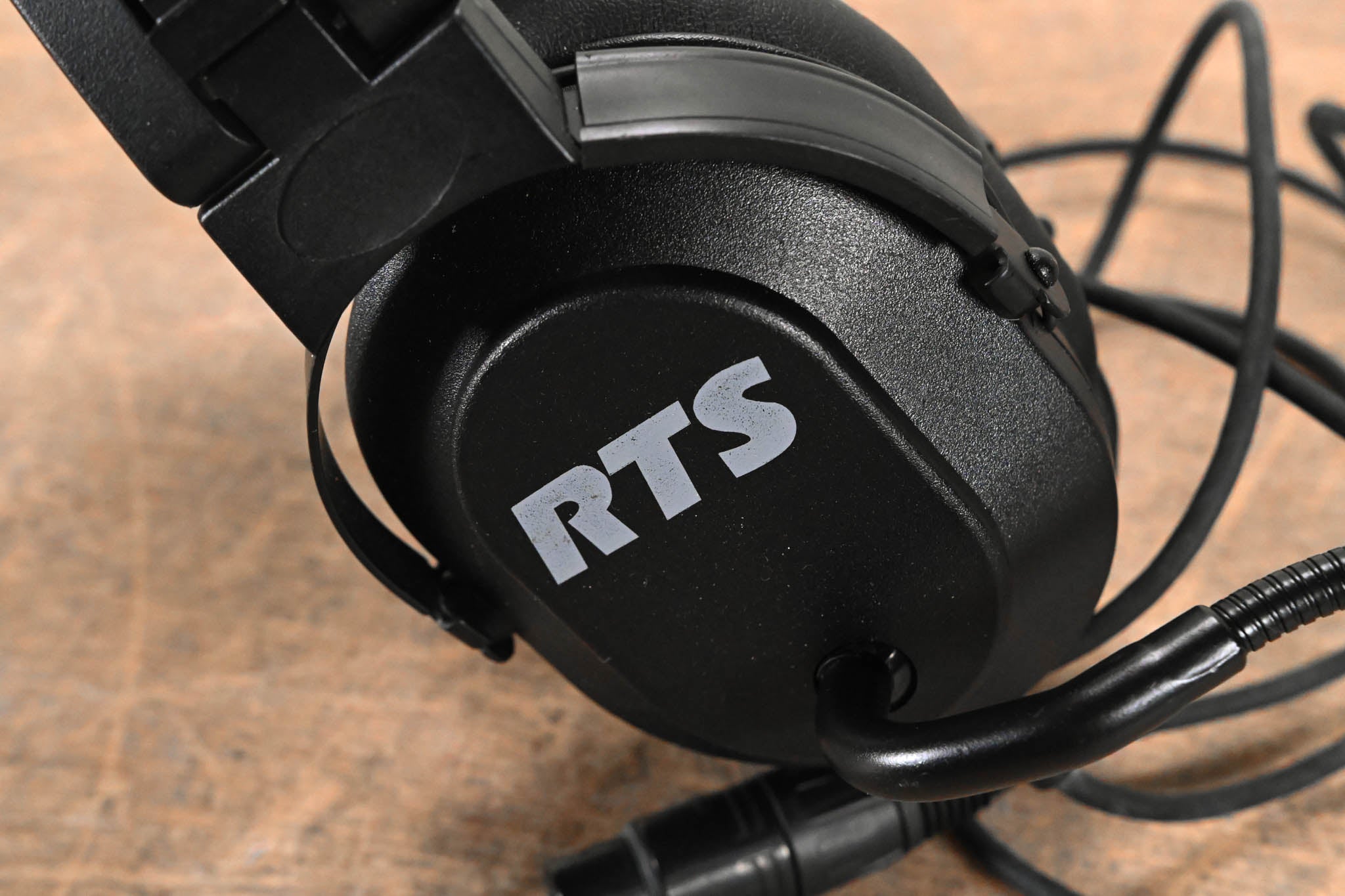 RTS HR-2 A4F Dual-Sided Full-Cushion Medium-Weight Intercom Headset