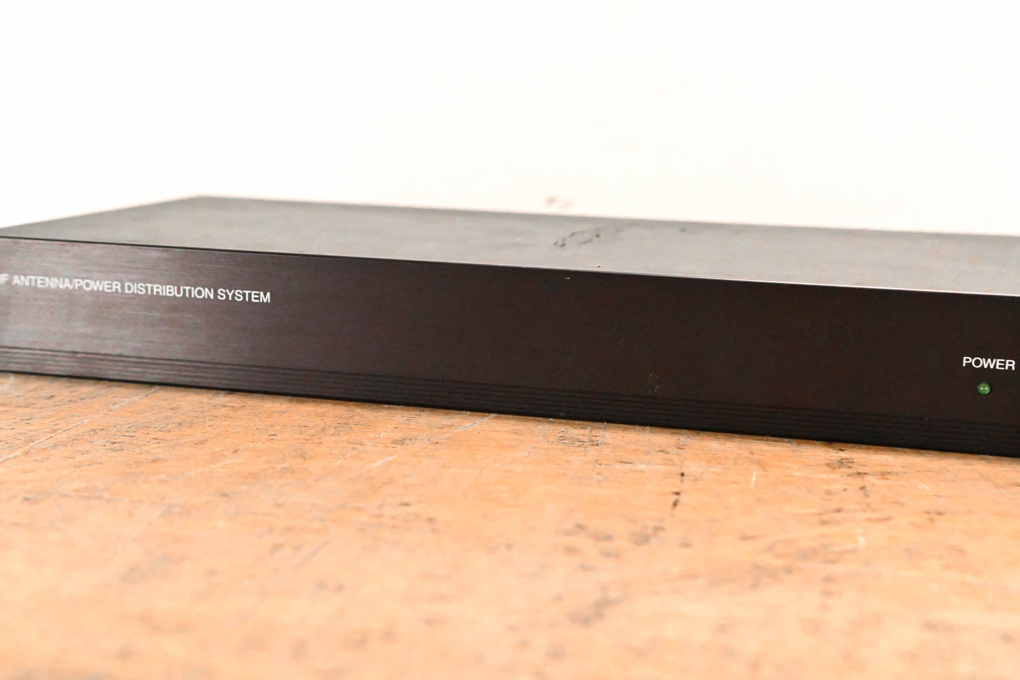 Shure UA844 Antenna Distribution System - 500-900 MHz (NO POWER SUPPLY)