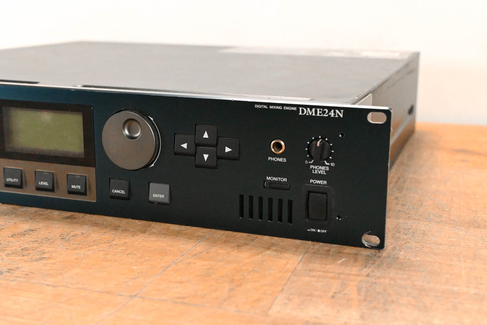 Yamaha DME24N Digital Mixing Engine