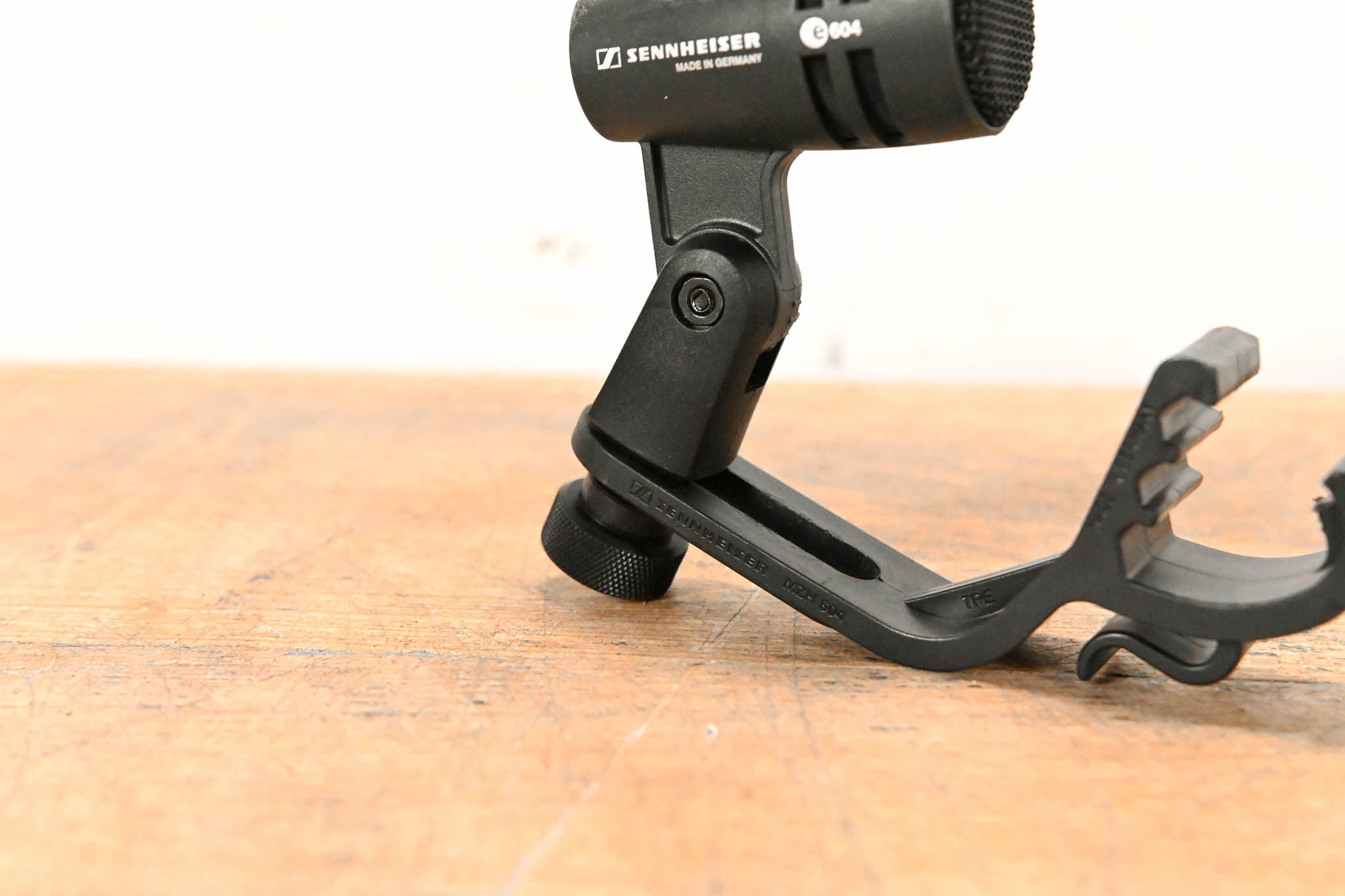 Sennheiser e 604 Dynamic Cardioid Instrument Microphone