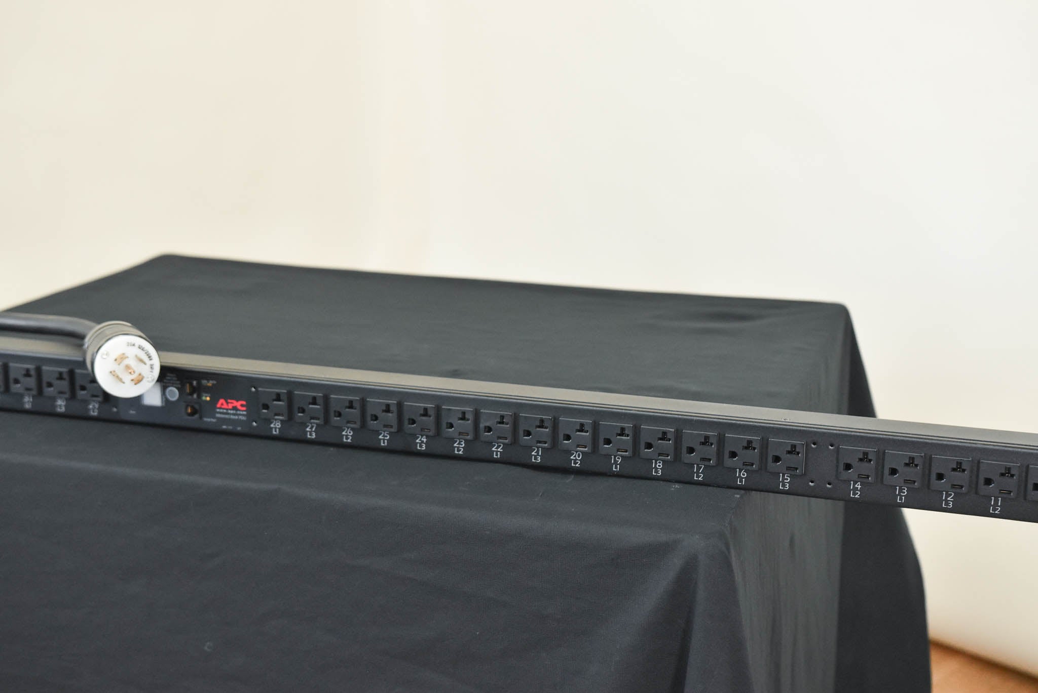APCー18 APC AP7862 Metered Rack PDU CG00X6T
