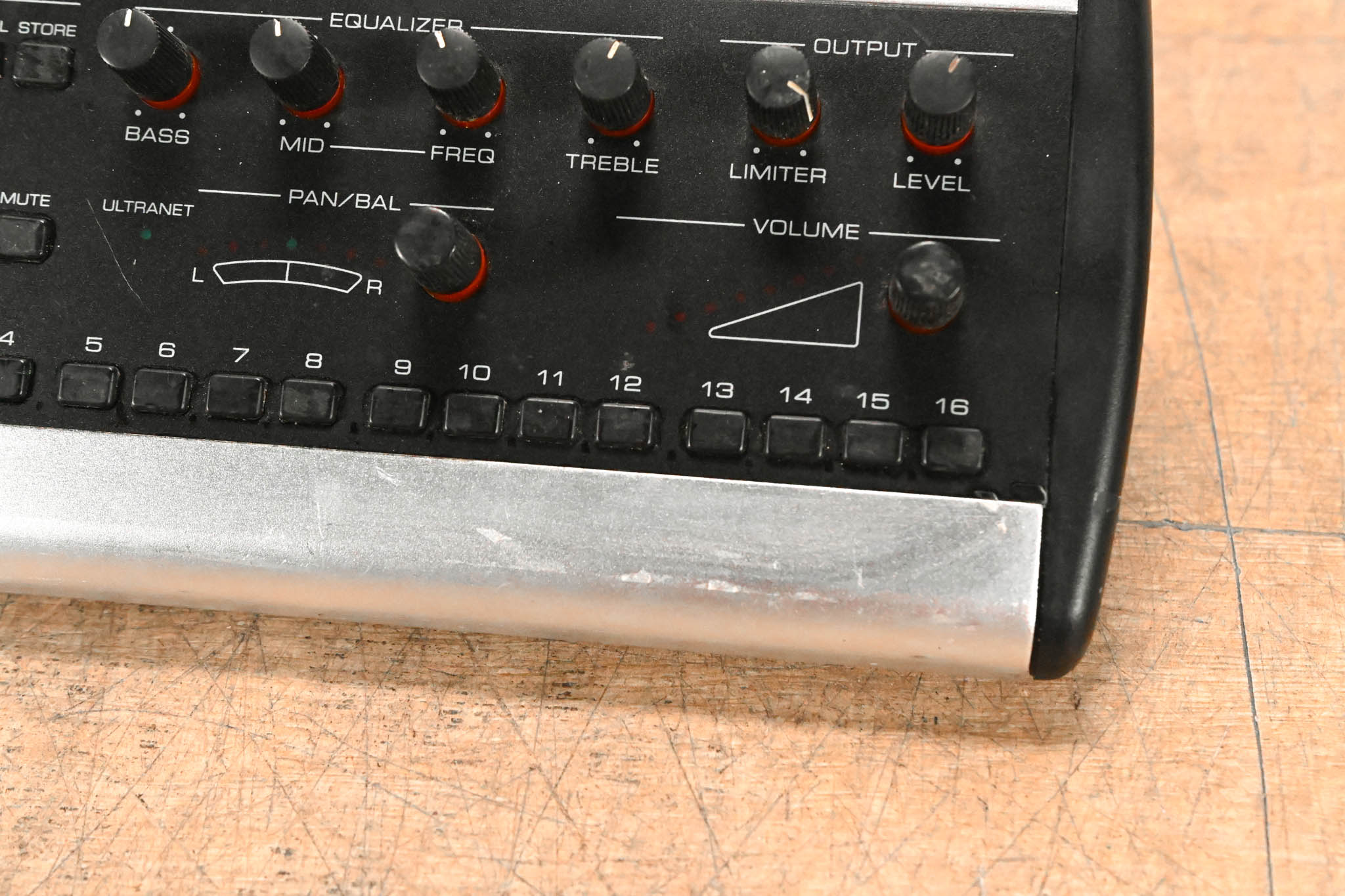 Behringer Powerplay P16-M 16-Channel Digital Personal Mixer