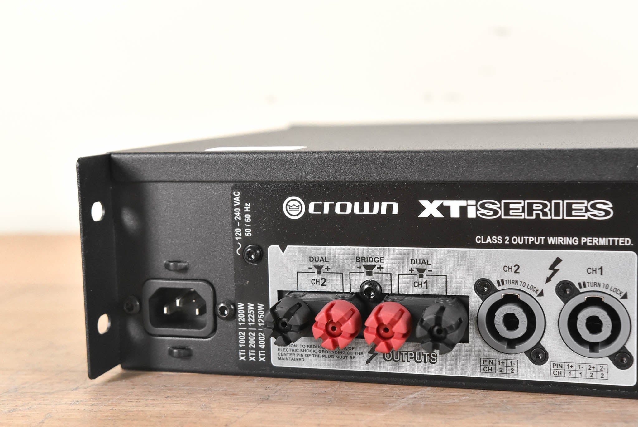 Crown XTi 2002 2-Channel Power Amplfier