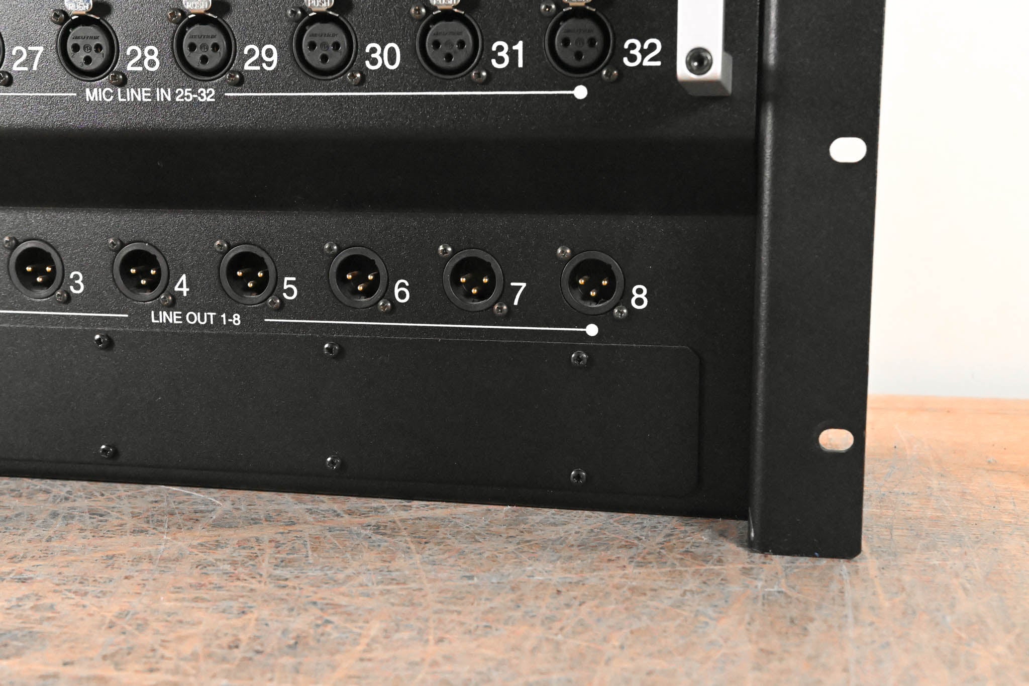 DiGiCo D-Rack 32 x 8 Cat6 Analog I/O Stage Box