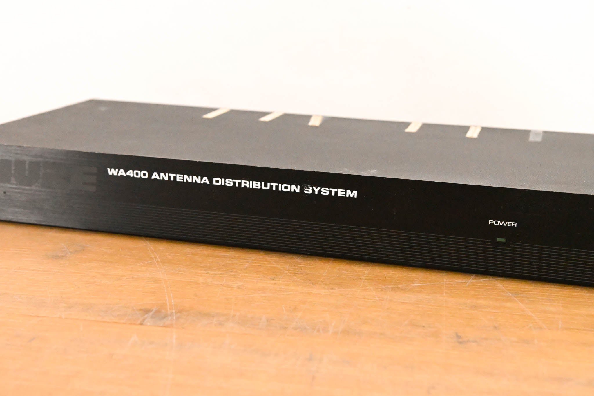 Shure WA400 Antenna Distribution System - 169-216 MHz (NO POWER SUPPLY)