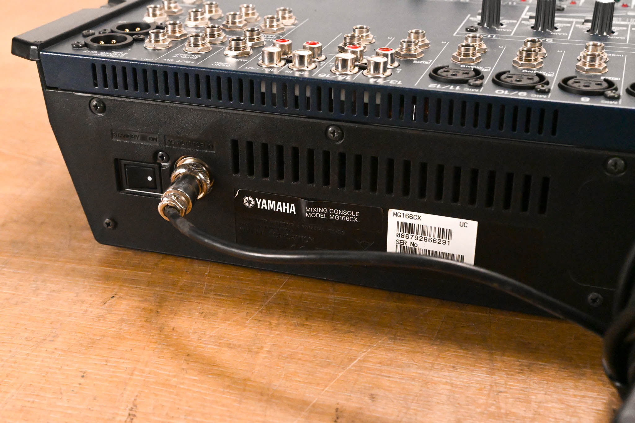 Yamaha MG166CX 16-Channel, 6-Bus Analog Mixer CG010TT