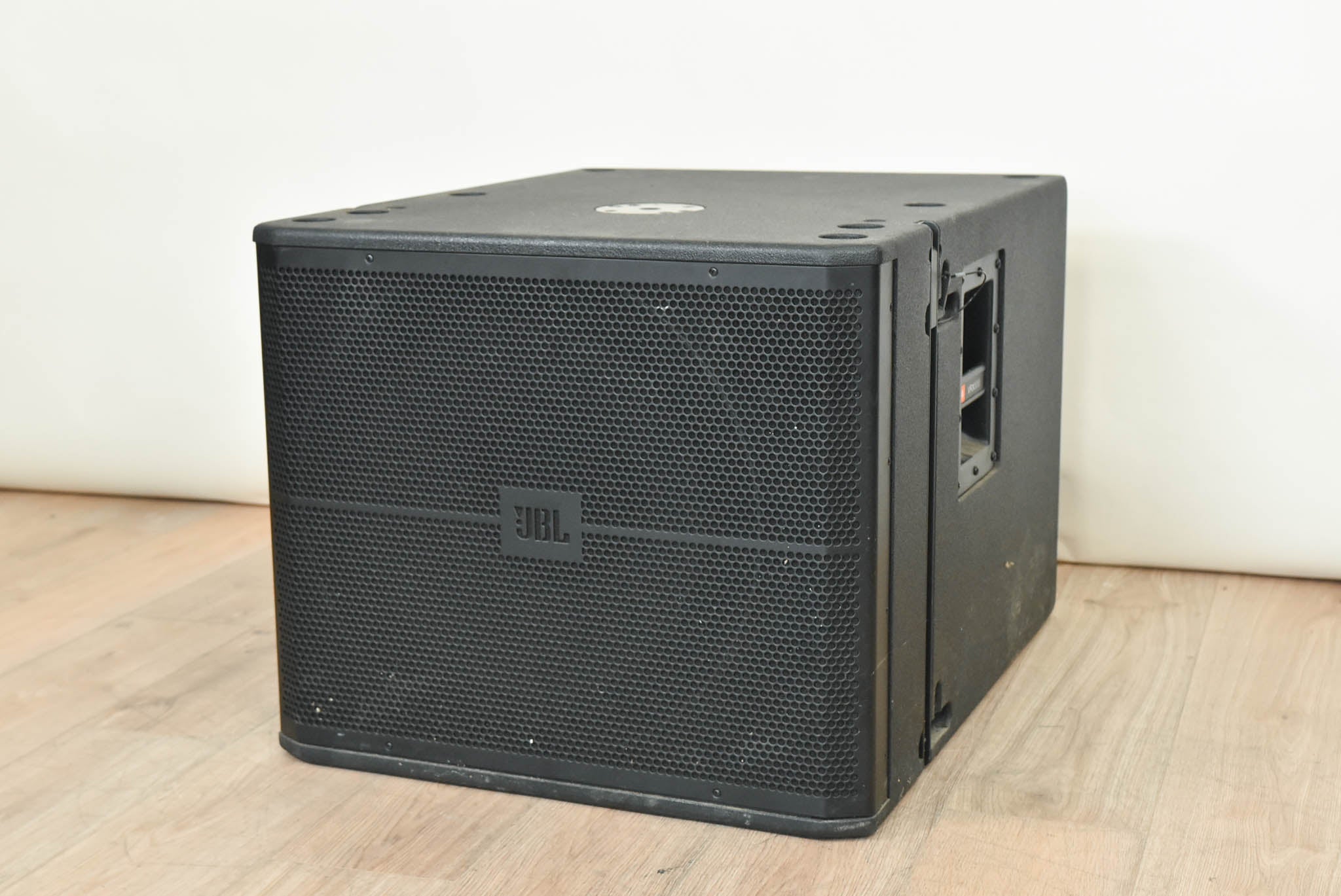 JBL VRX918SP 18-inch Powered Flyable Subwoofer