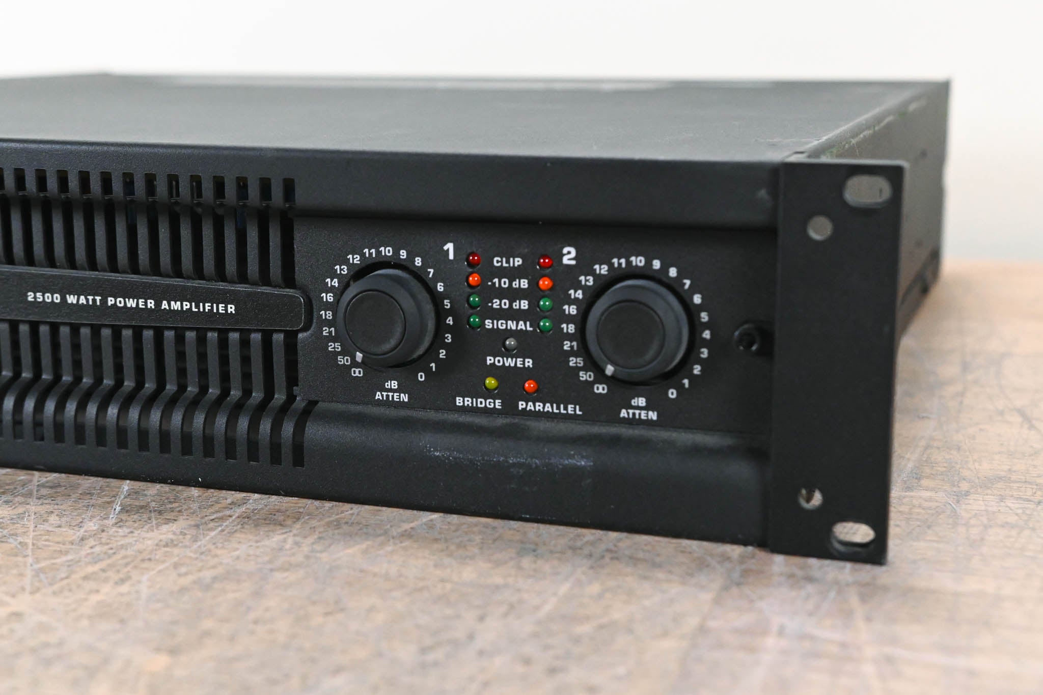 QSC PL325 Powerlight 3 Series 2-Channel Power Amplifier