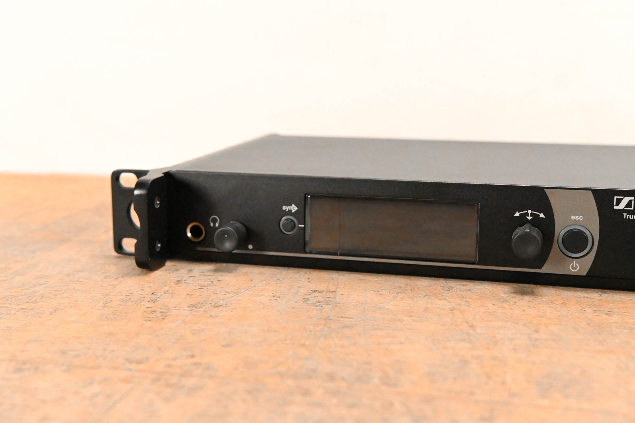 Sennheiser EM 2050 Dual-Channel Wireless Receiver Aw Range: 516-558 MHz