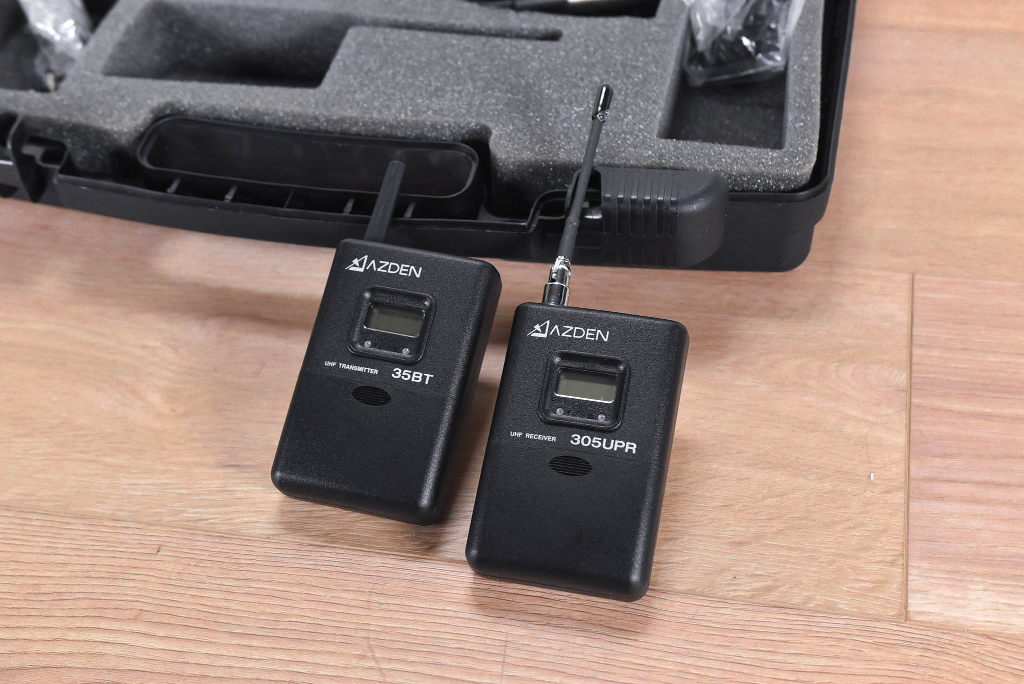 Azden 305LT Portable Wireless Microphone Beltpack System