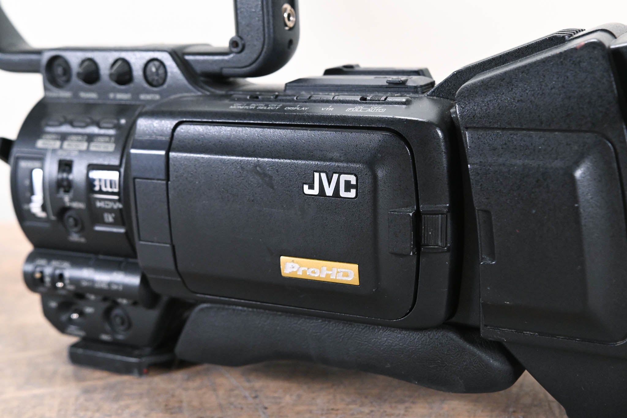 JVC GY-HD250CHU 1/3" 3-CCD Professional HDV Camcorder