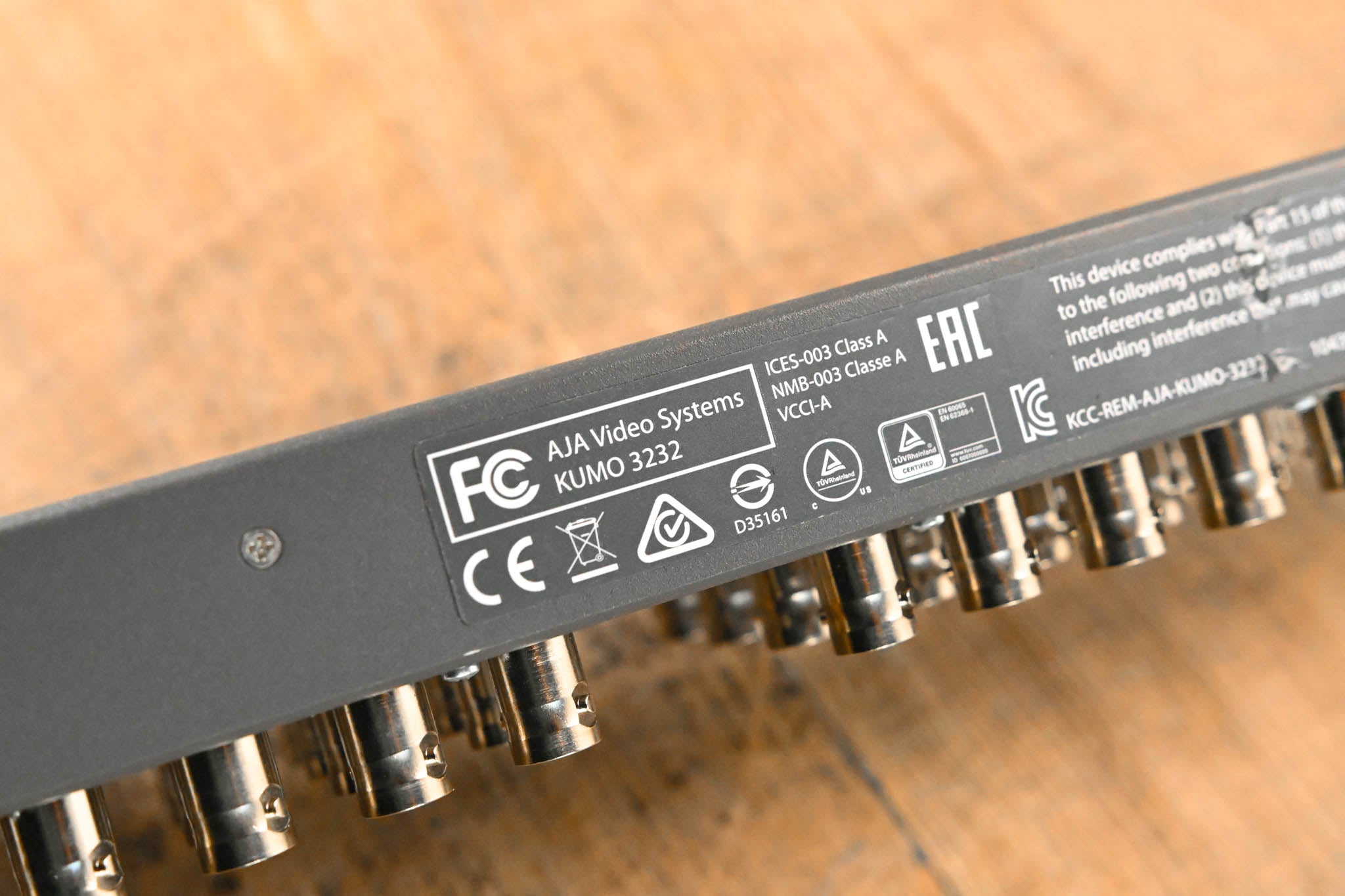 AJA KUMO 3232 2RU Compact 3G-SDI Router with USB