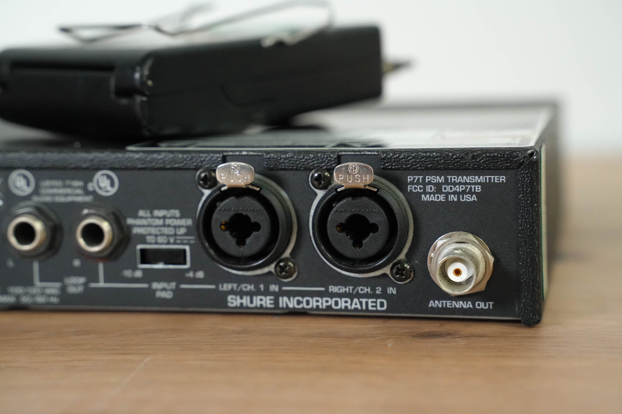 Shure PSM 700 Wireless In-Ear Monitoring System - H3 Band: 524-554 MHz