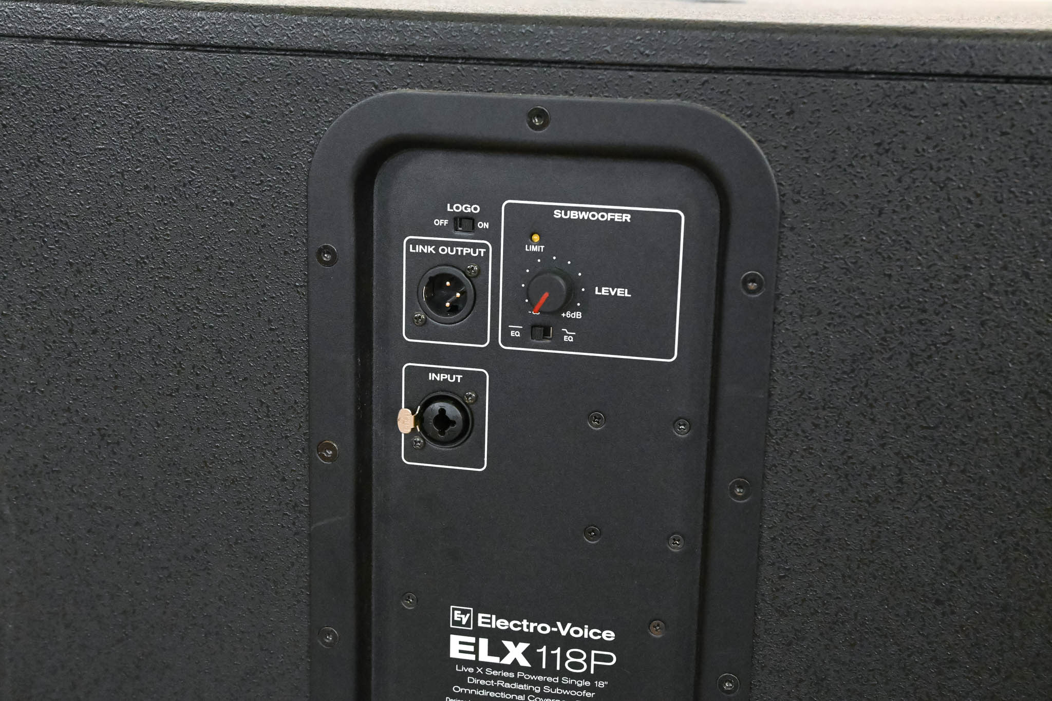 Electro-Voice (EV) ELX118P 700W 18" Powered Subwoofer