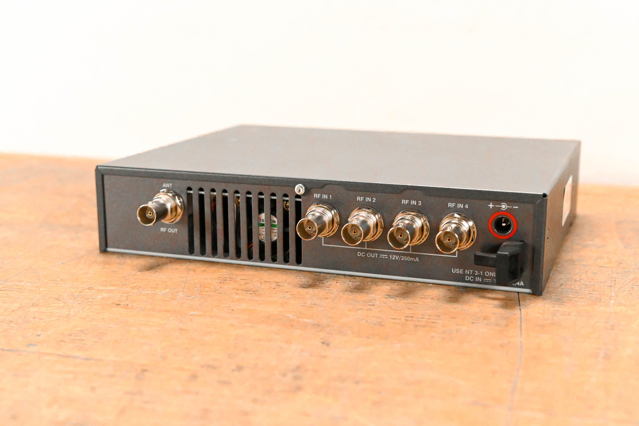 Sennheiser AC 3-US Antenna Combiner - 470-698 MHz (NO POWER SUPPLY)