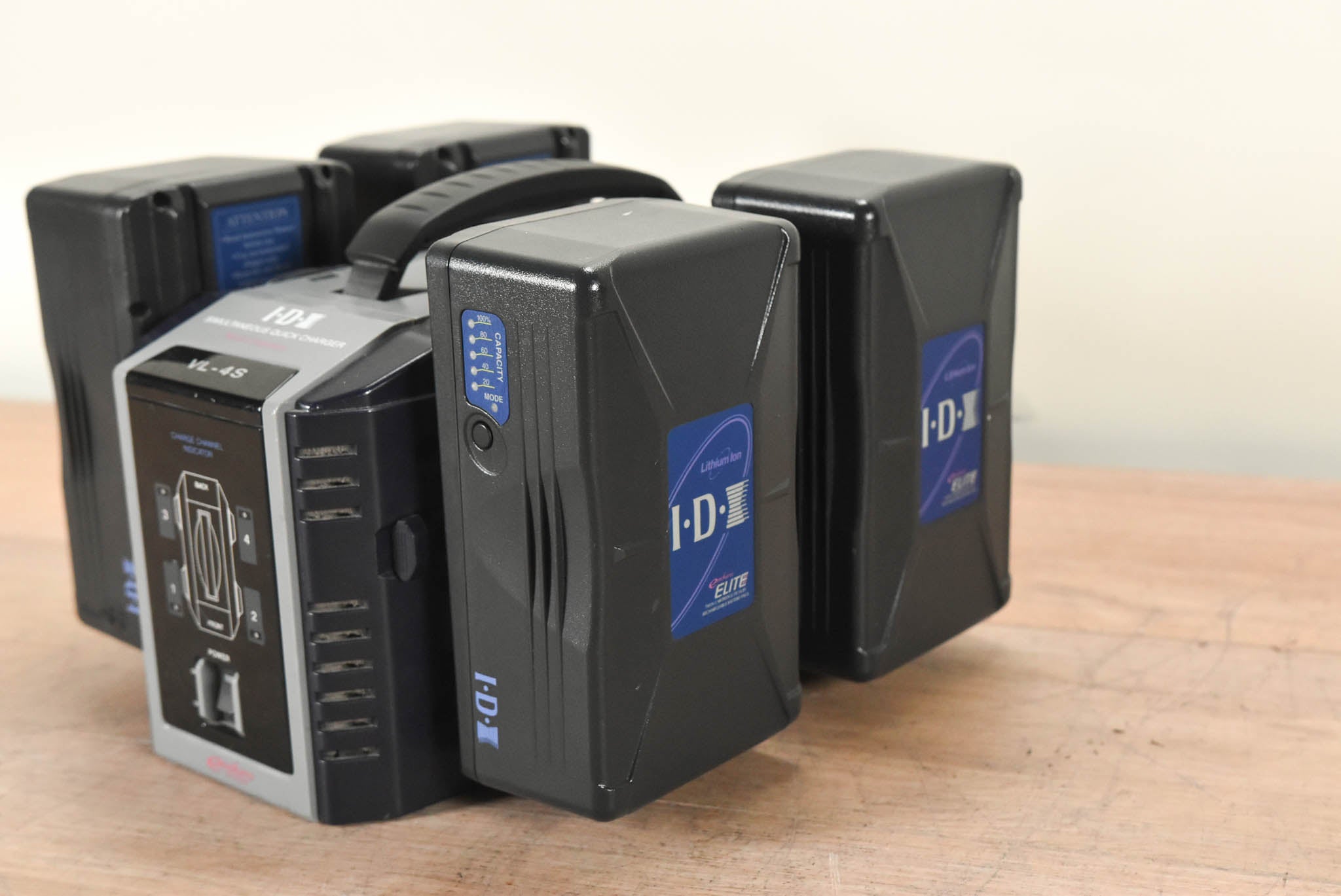 IDX System Technology VL-4S 4-Channel Charger with 4 Batteries