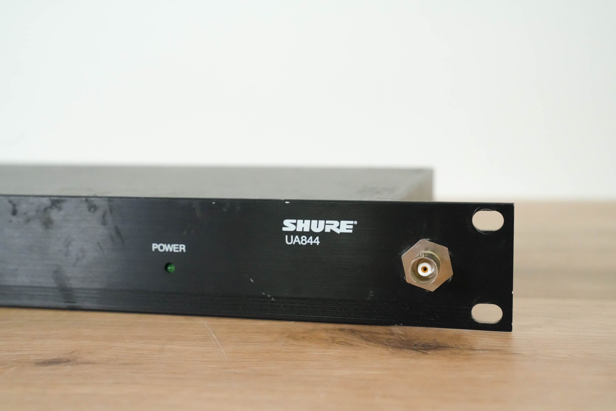 Shure UA844SWB Antenna Distribution System - 470-952 MHz NO POWER SUPPLY