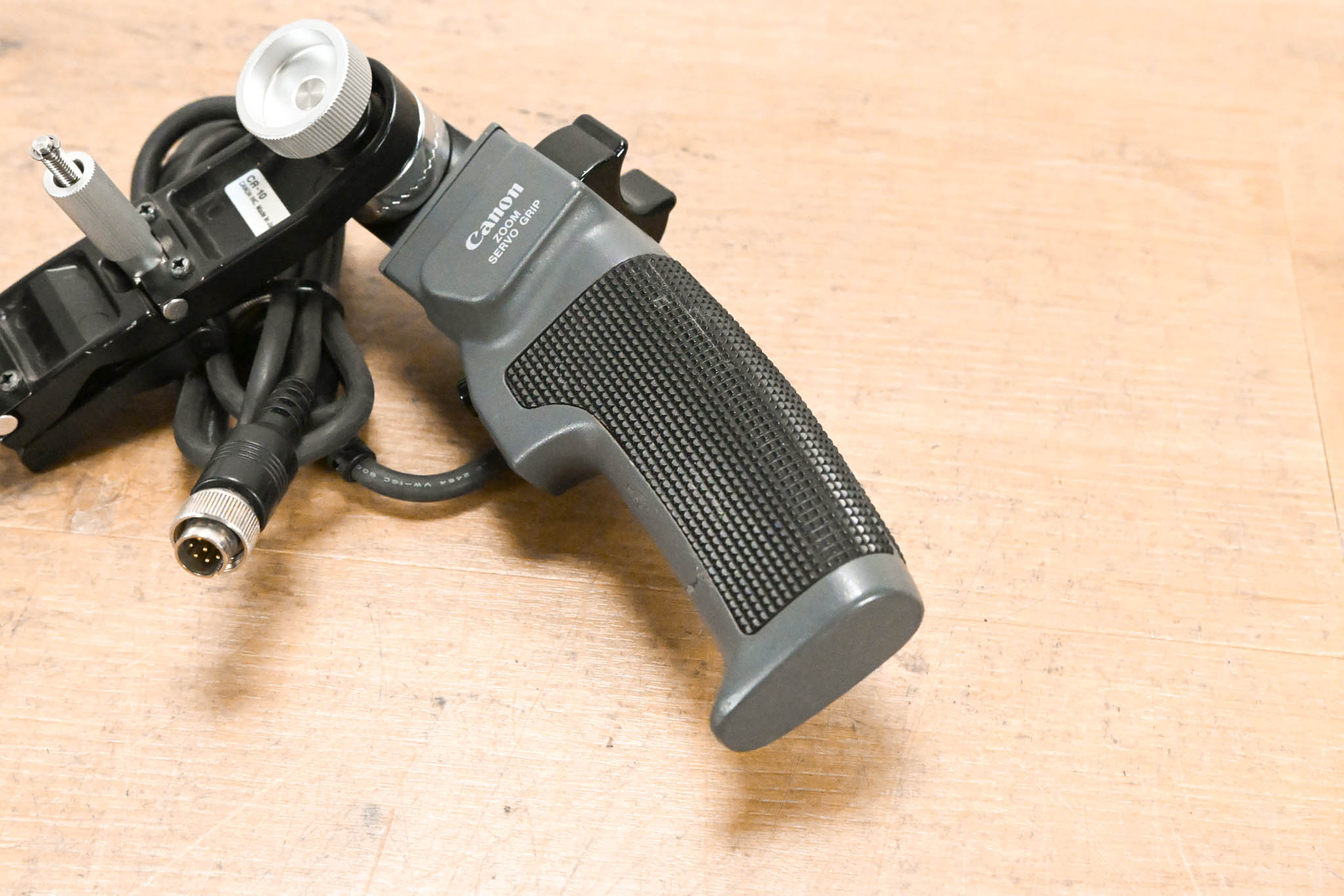Canon ZSG-200M Zoom Servo Grip Controller w/ CR-10 Clamper