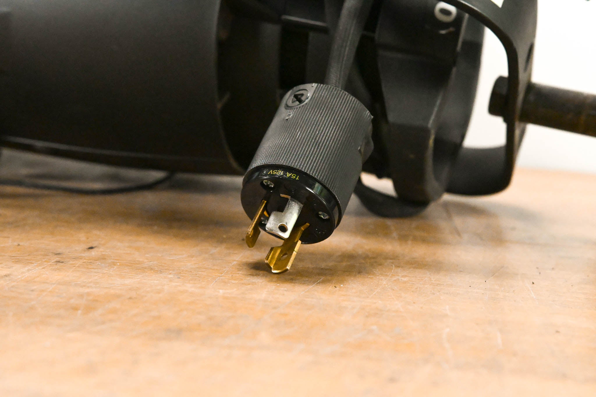 ETC Source Four Zoom 25-50 Degree 750 Ellipsoidal Light