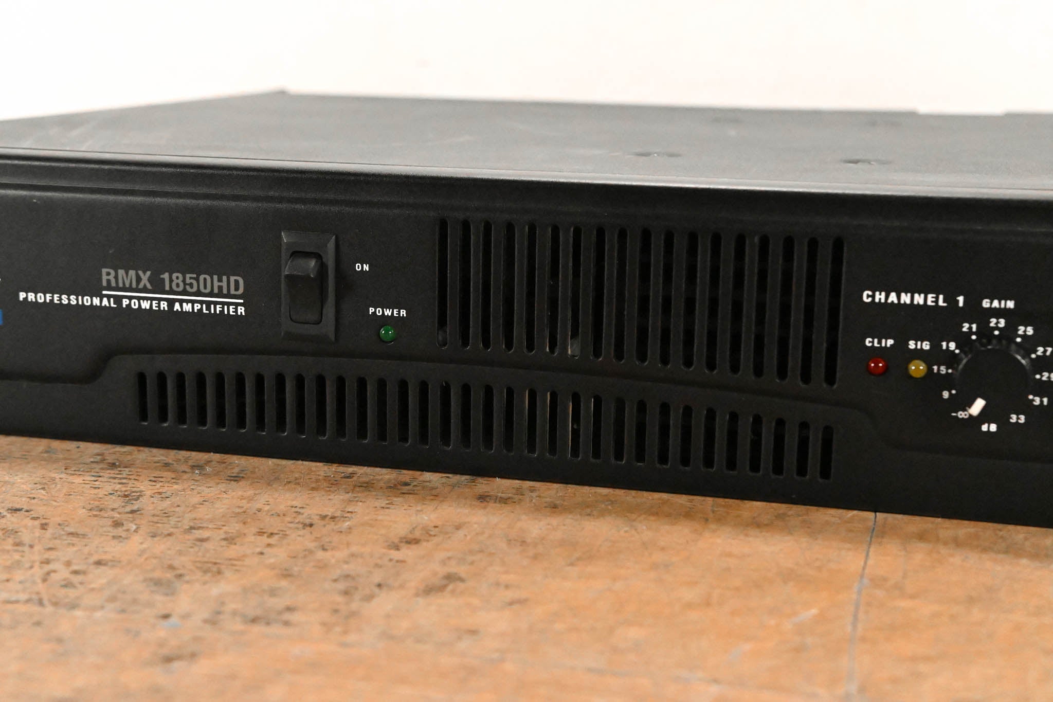 QSC RMX1850HD 2-Channel Power Amplifier