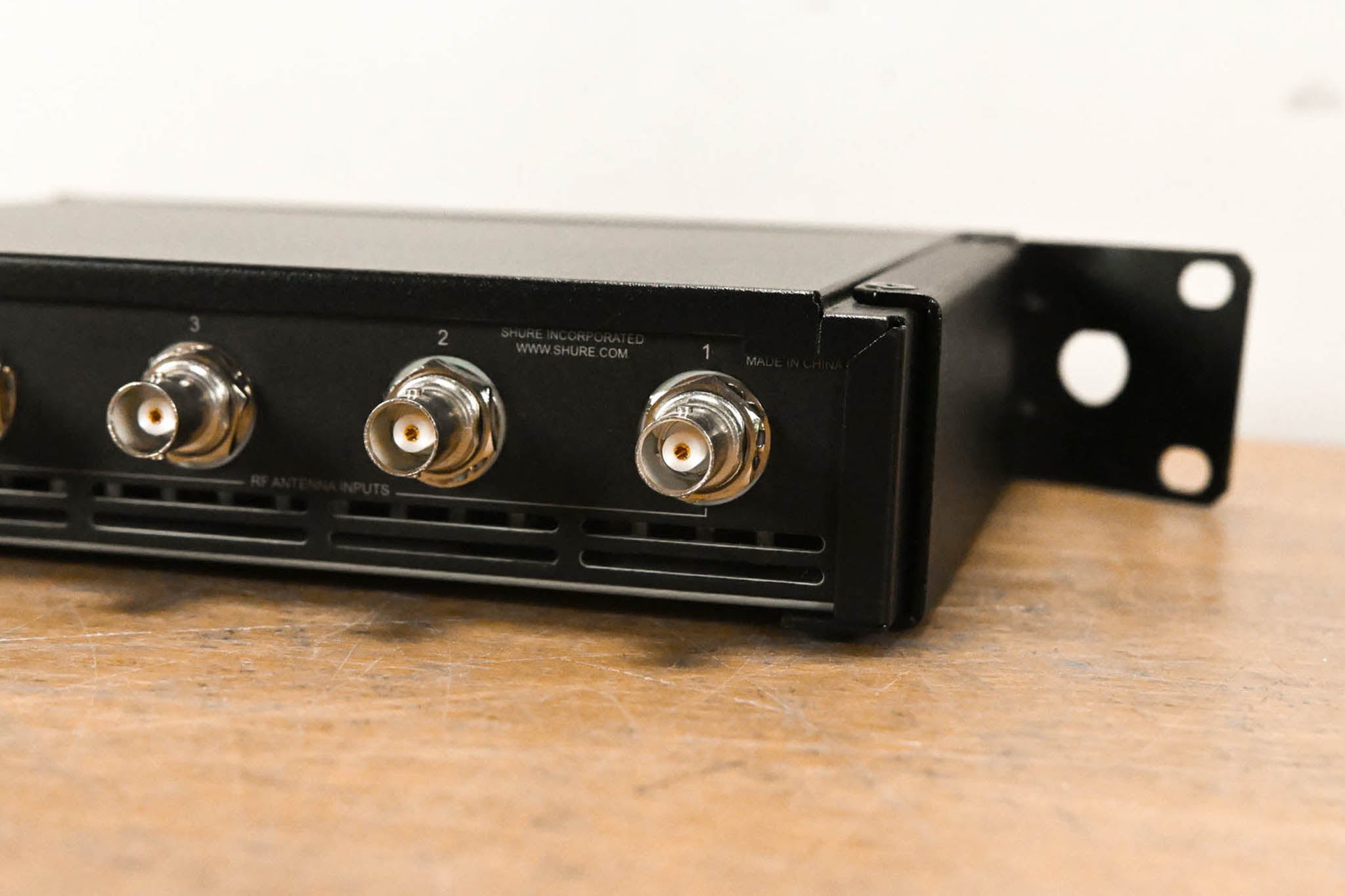 Shure PA411 Antenna Combiner for PSM 300 Series Wireless NO POWER SUPPLY