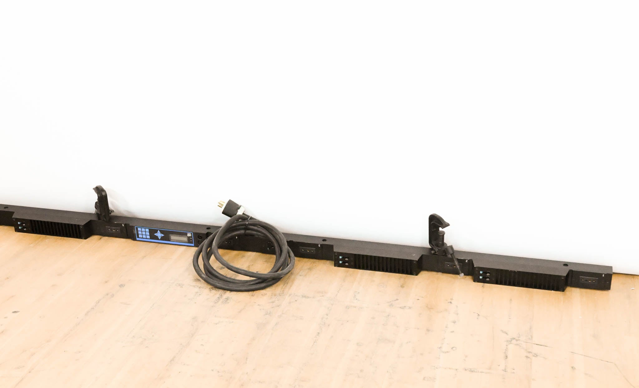 ETC SB6-10M 6 x 10A (1200W) SmartBar with Stage Pin Connectors