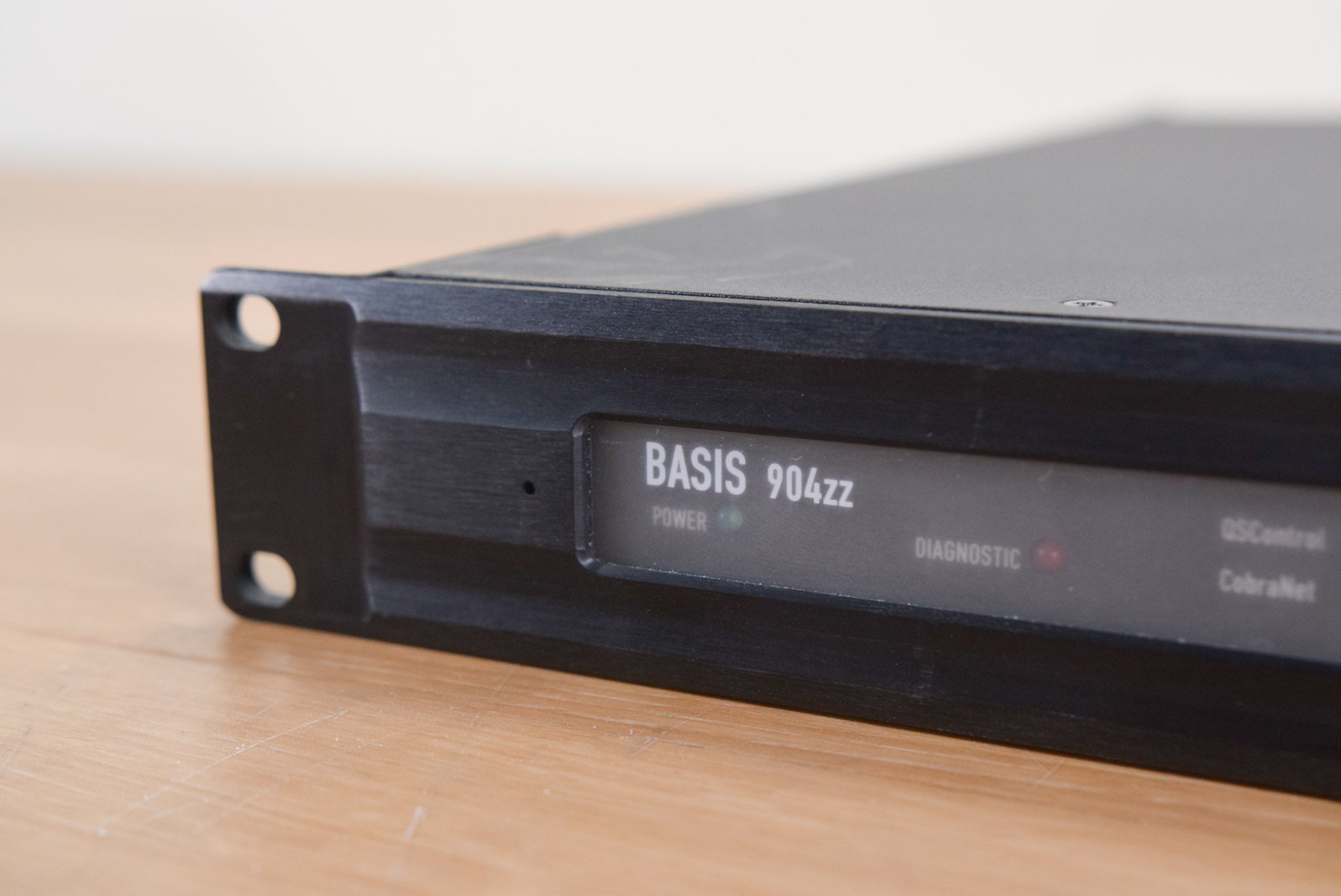 QSC Basis 904zz Amplifier/Loudspeaker Control Processor