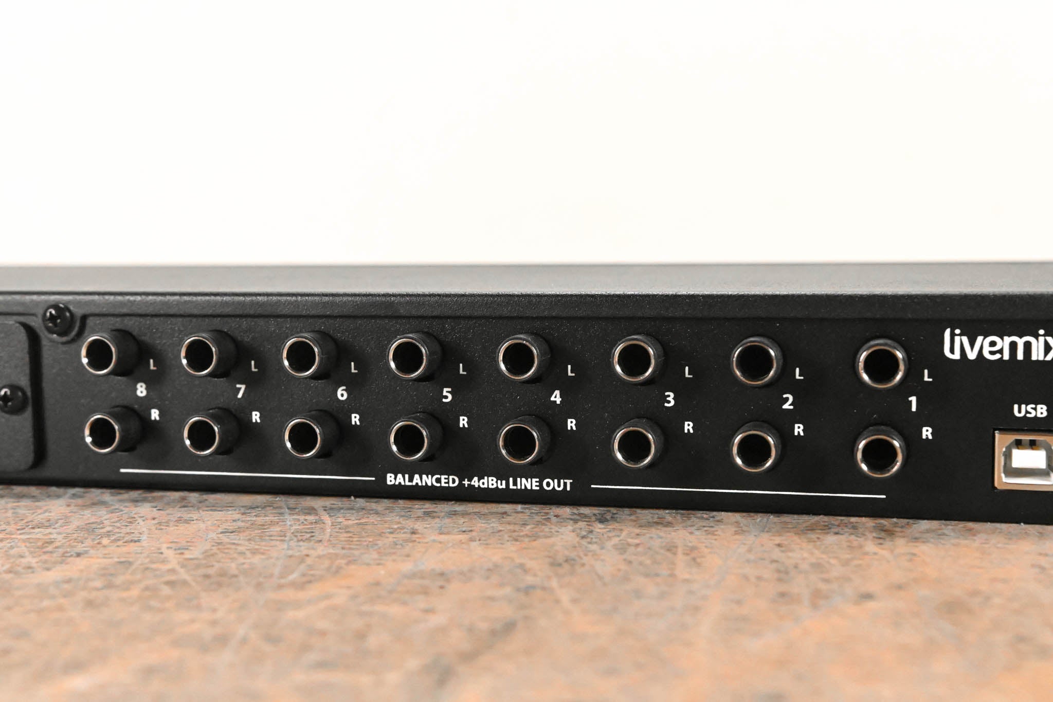 Digital Audio Labs Livemix DA-816 8-Channel Analog Output Unit