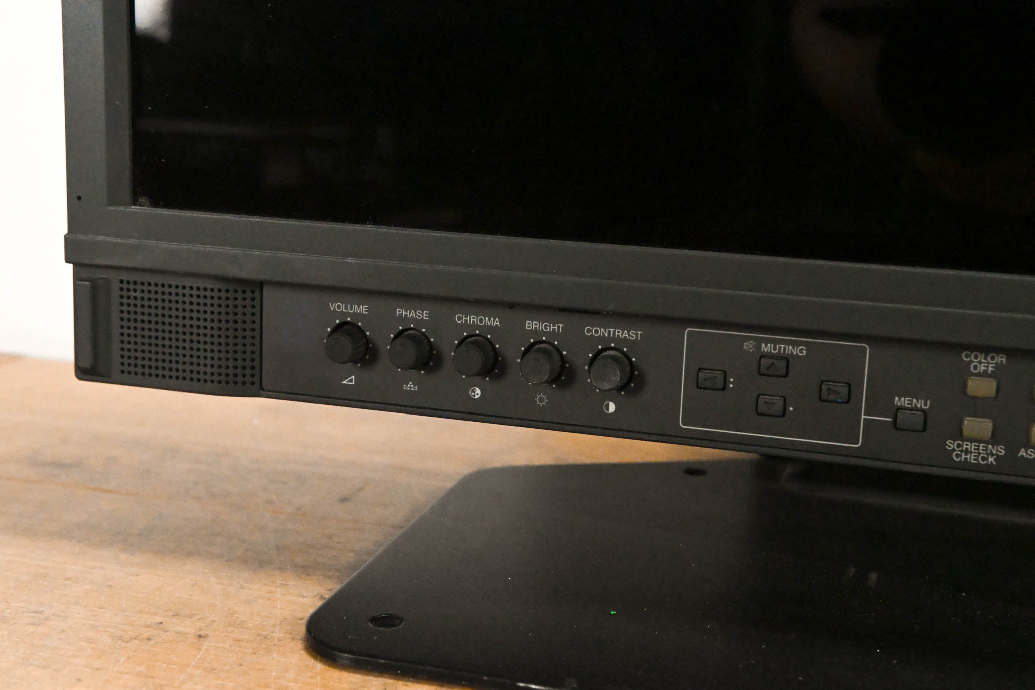 JVC DT-V20L1 20-inch HD Multi-Format Studio Monitor