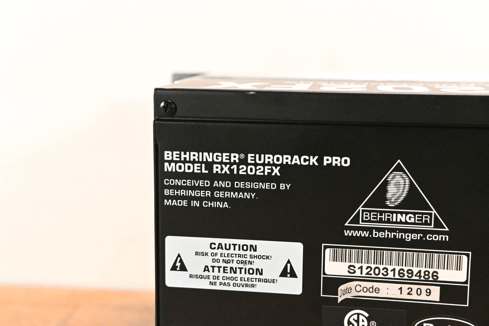 Behringer EURORACK PRO RX1202FX 12-Input Mic/Line Rack Mixer