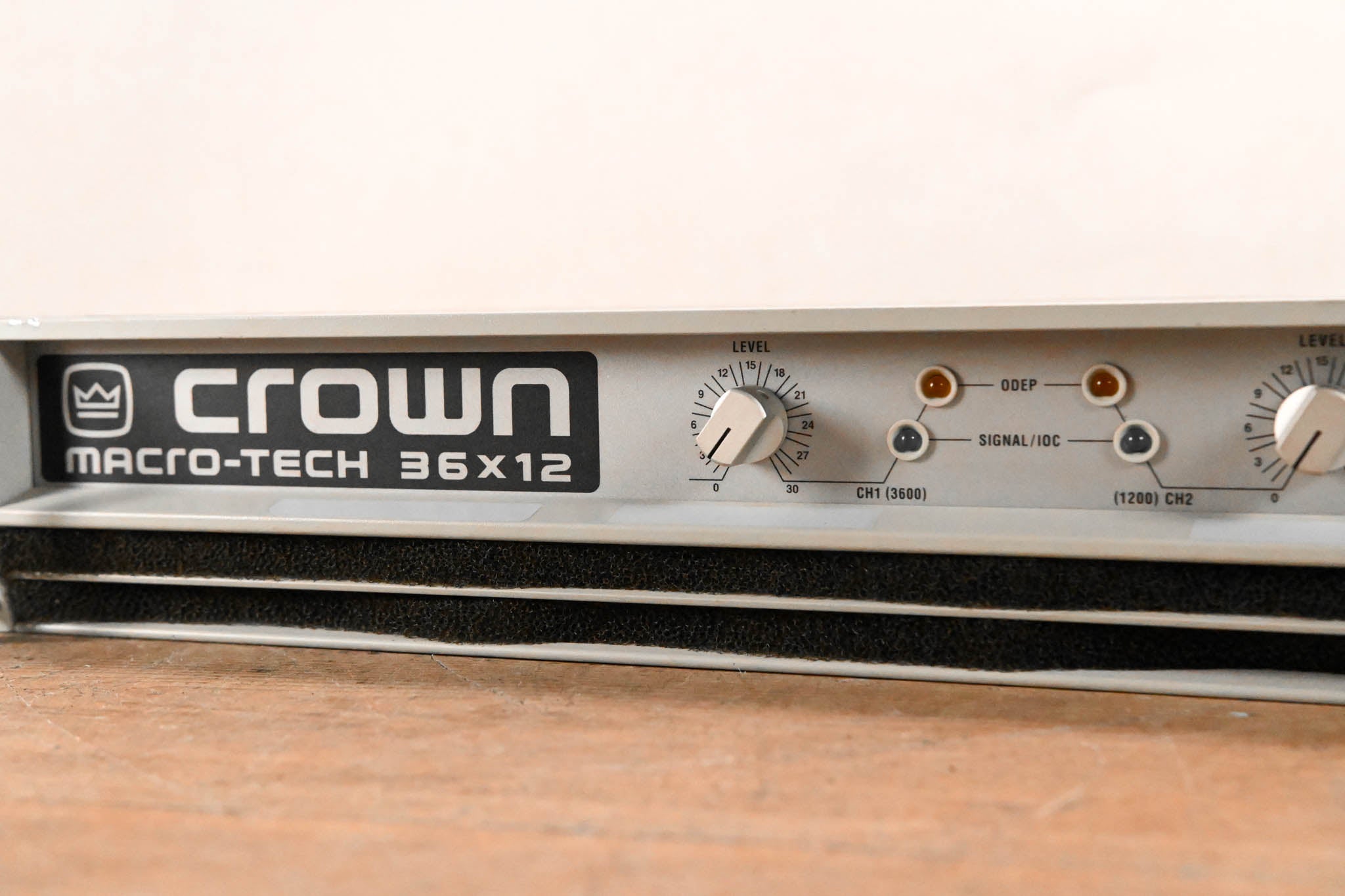 Crown Macro-Tech 36x12 2-Channel Power Amplifier